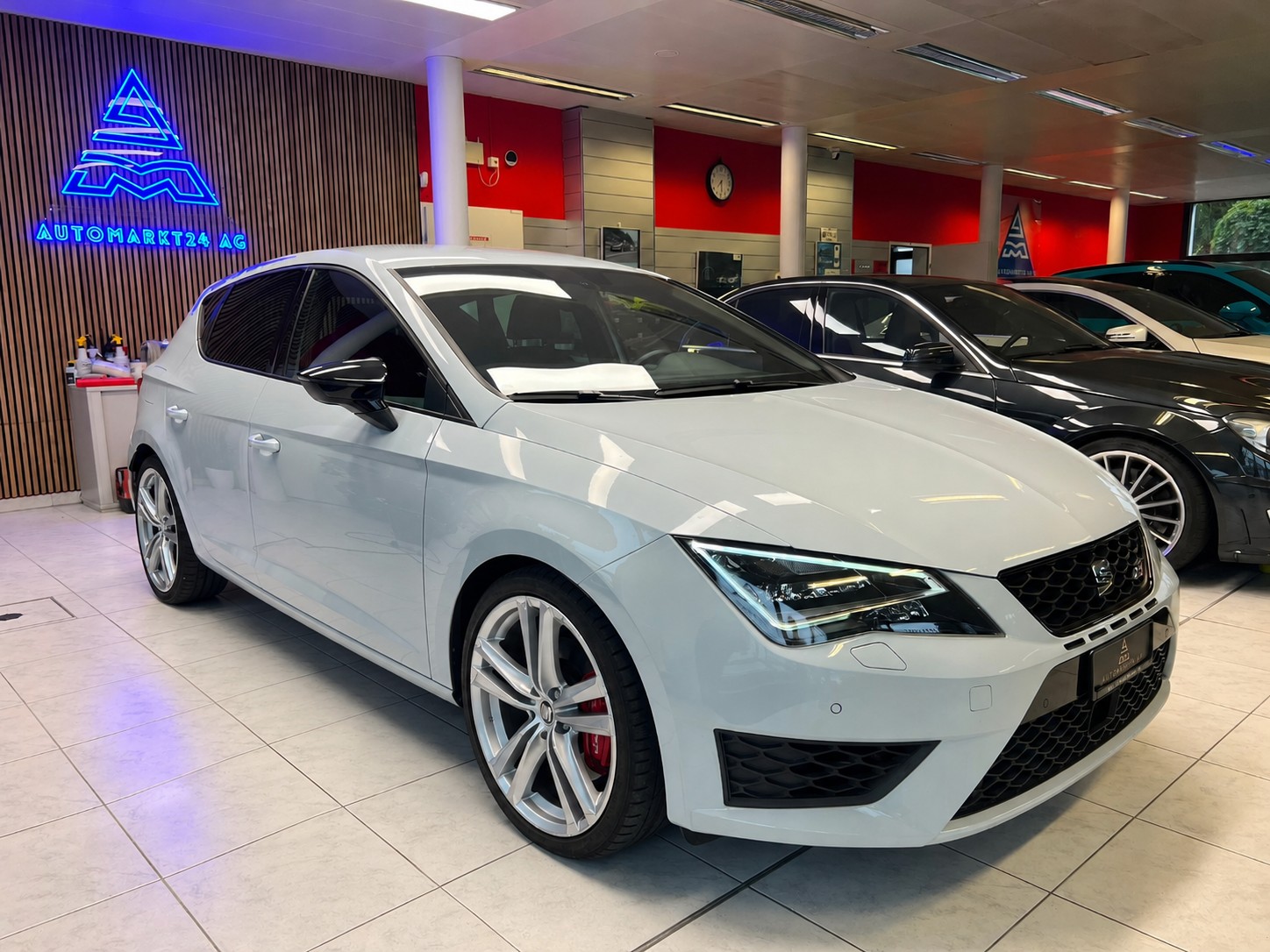 SEAT Leon ''Sonderfarbe Gletscherweiss'' 2.0 TSI 280 Cupra DSG-image-0