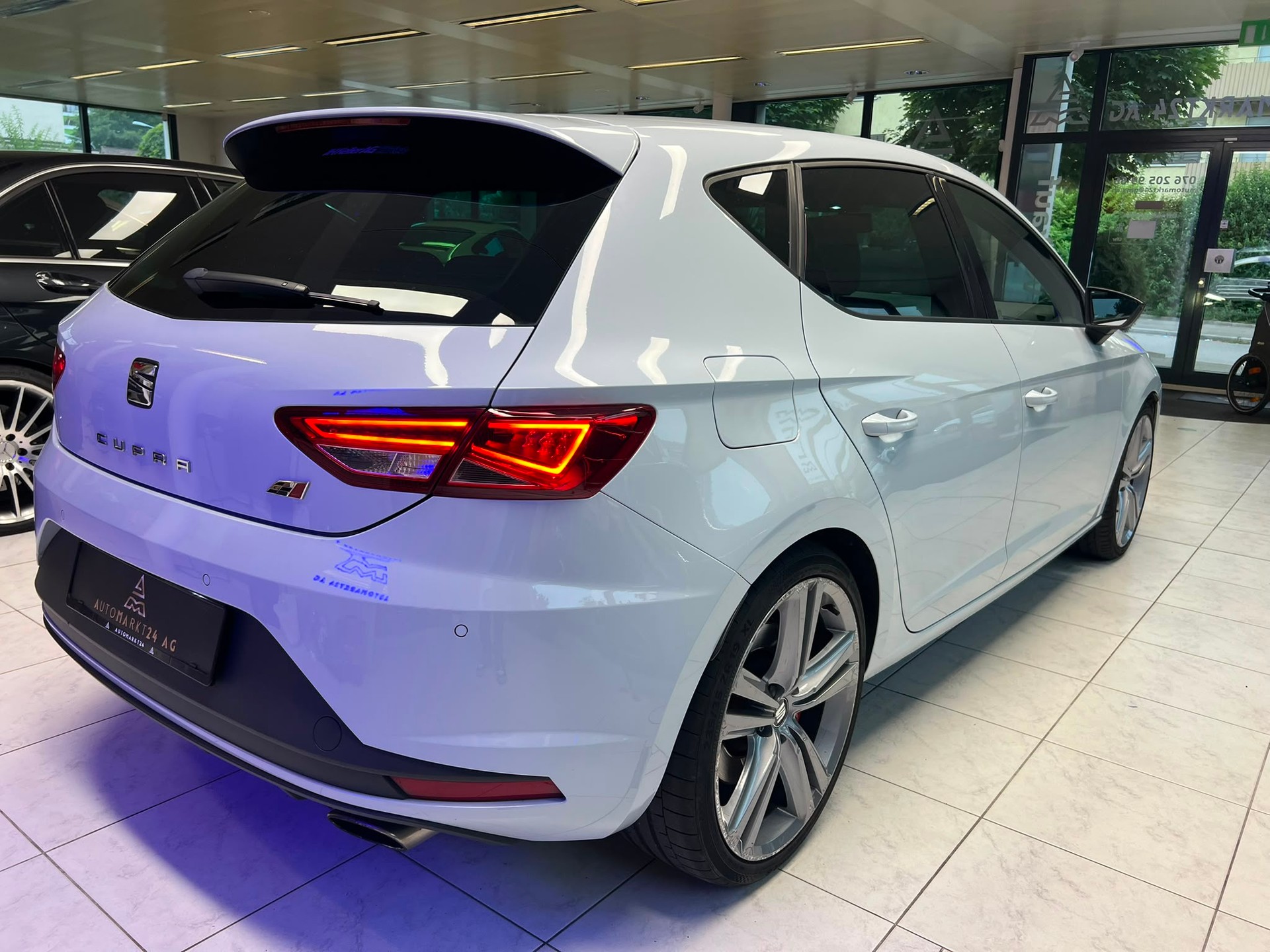 SEAT Leon ''Sonderfarbe Gletscherweiss'' 2.0 TSI 280 Cupra DSG-image-11