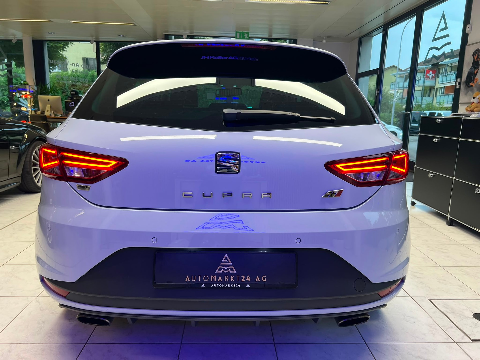 SEAT Leon ''Sonderfarbe Gletscherweiss'' 2.0 TSI 280 Cupra DSG-image-12