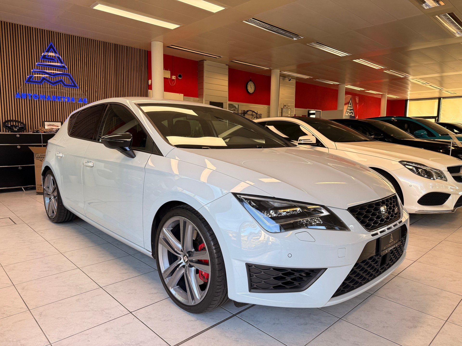 SEAT Leon ''Sonderfarbe Gletscherweiss'' 2.0 TSI 280 Cupra DSG-image-0