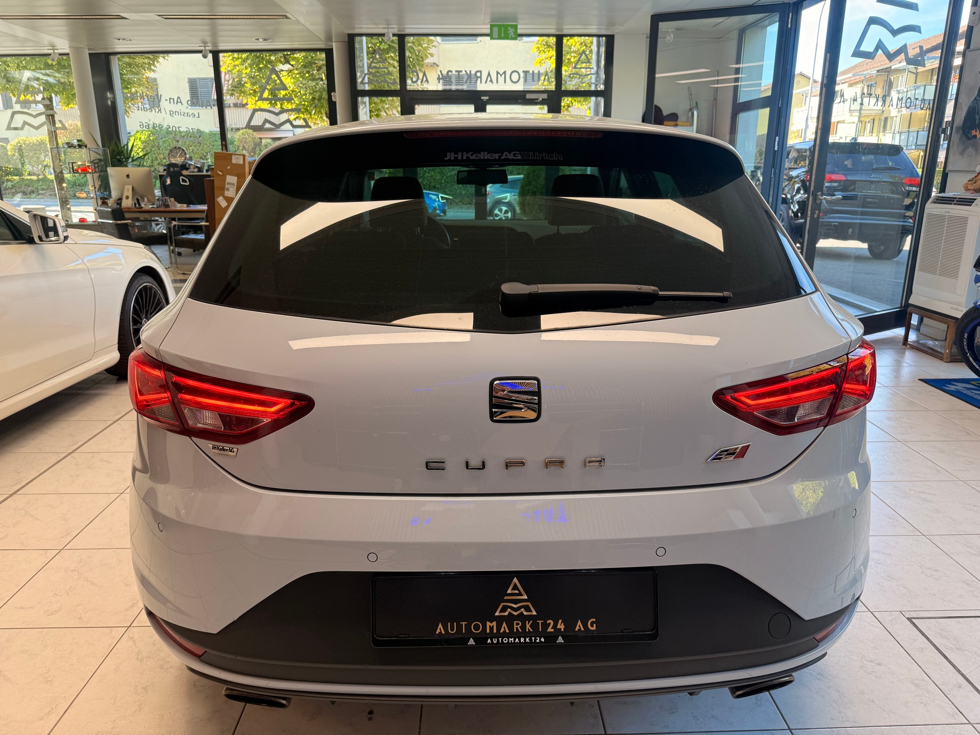 SEAT Leon ''Sonderfarbe Gletscherweiss'' 2.0 TSI 280 Cupra DSG-image-13