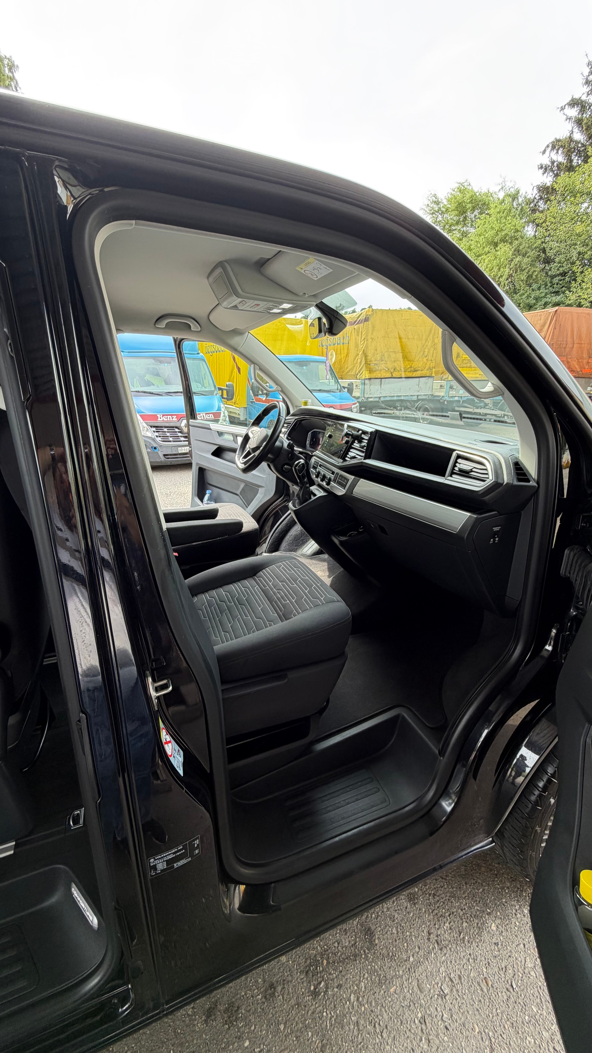 VW 2.0 TDI 150 MULTIVAN 4m-image-10