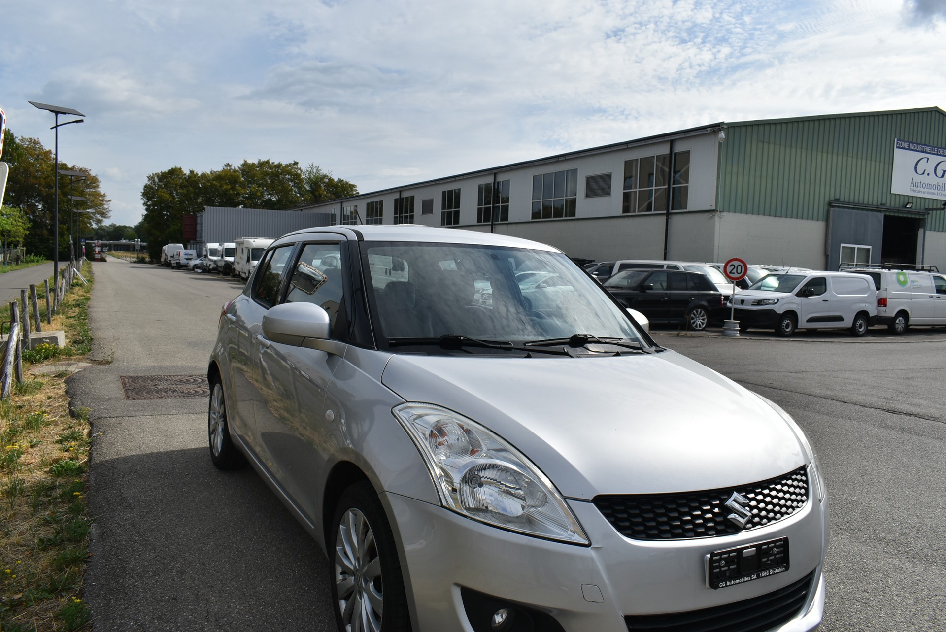 SUZUKI Swift 1.2i 16V GL Top-image-1