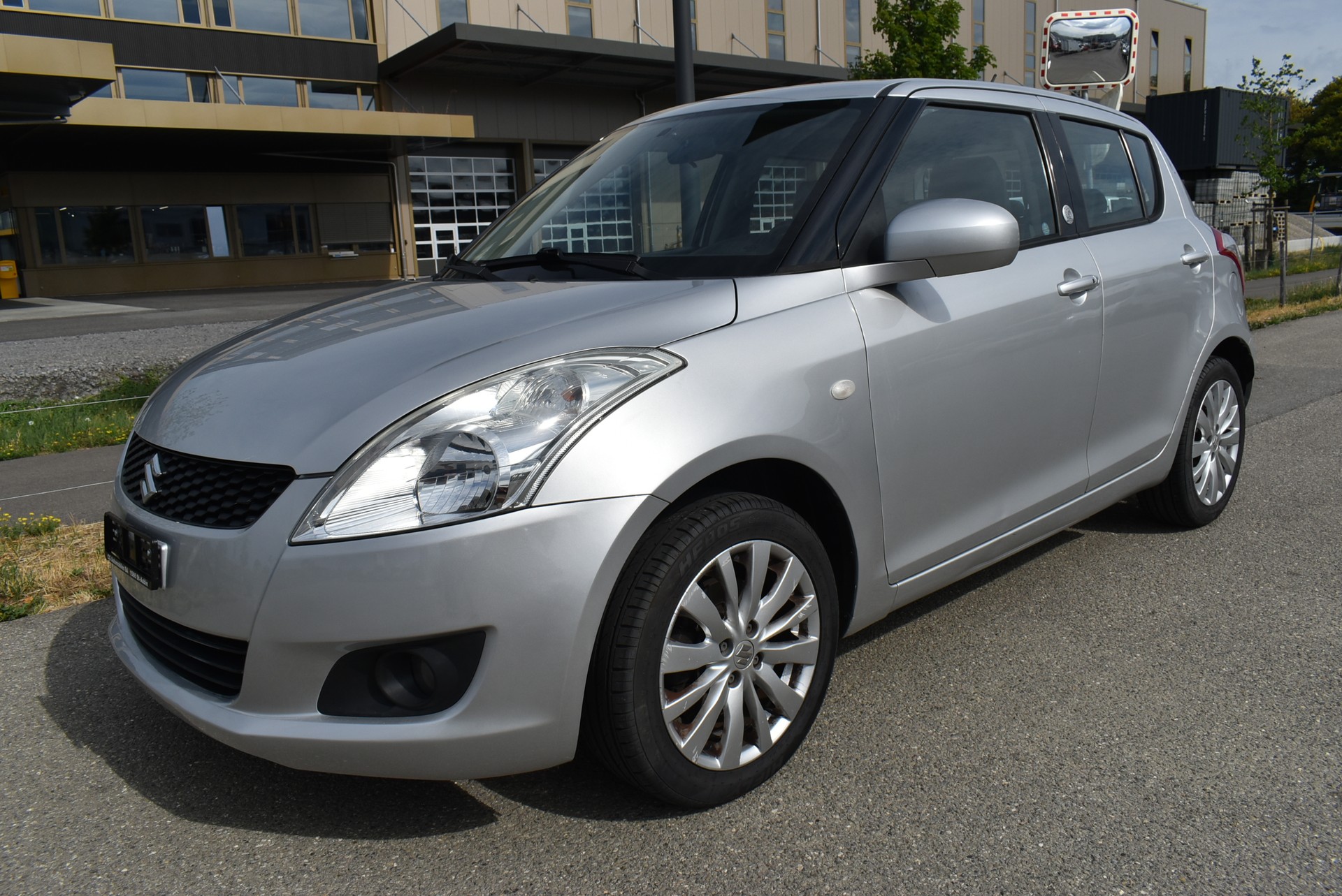 SUZUKI Swift 1.2i 16V GL Top-image-0