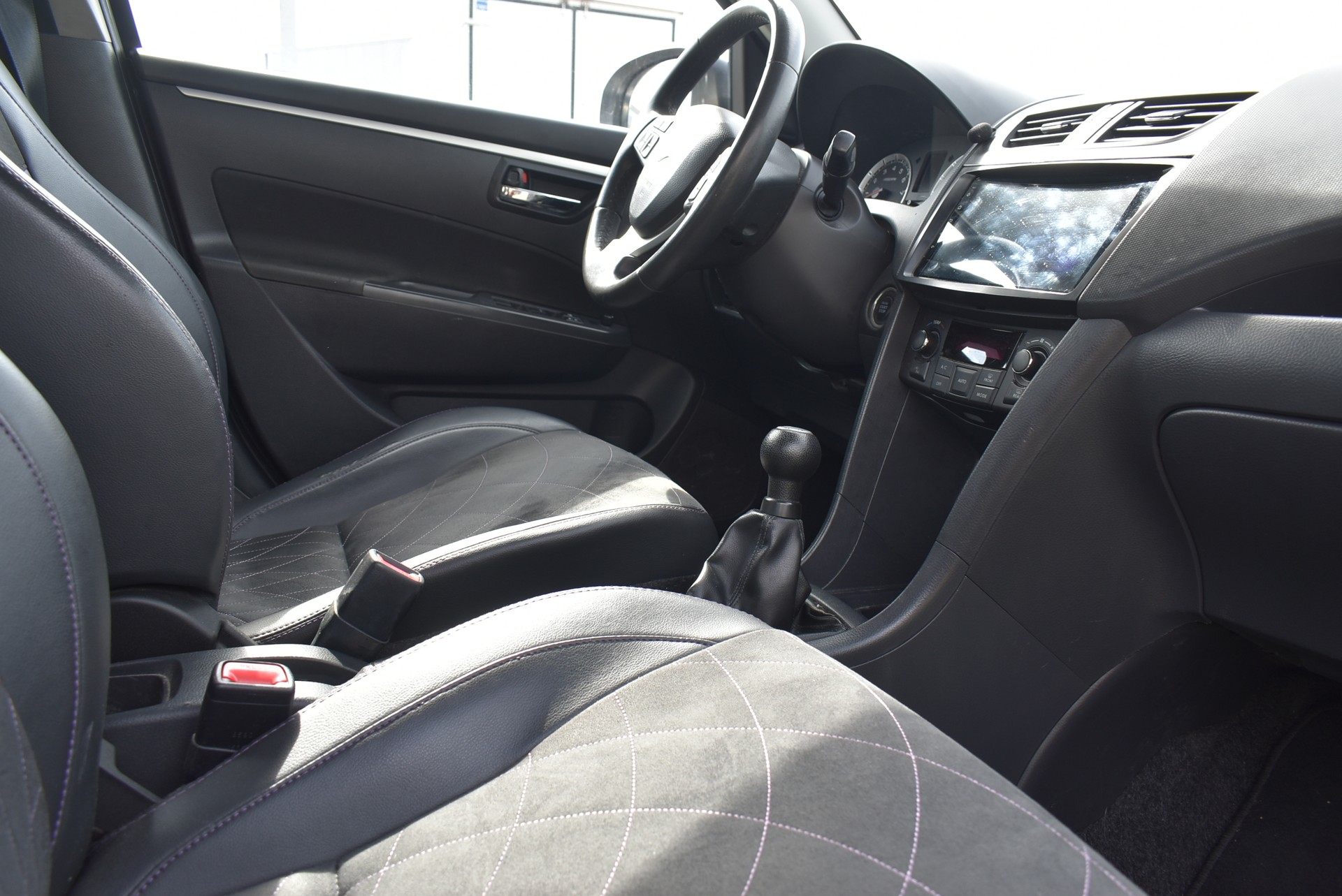 SUZUKI Swift 1.2i 16V GL Top-image-4