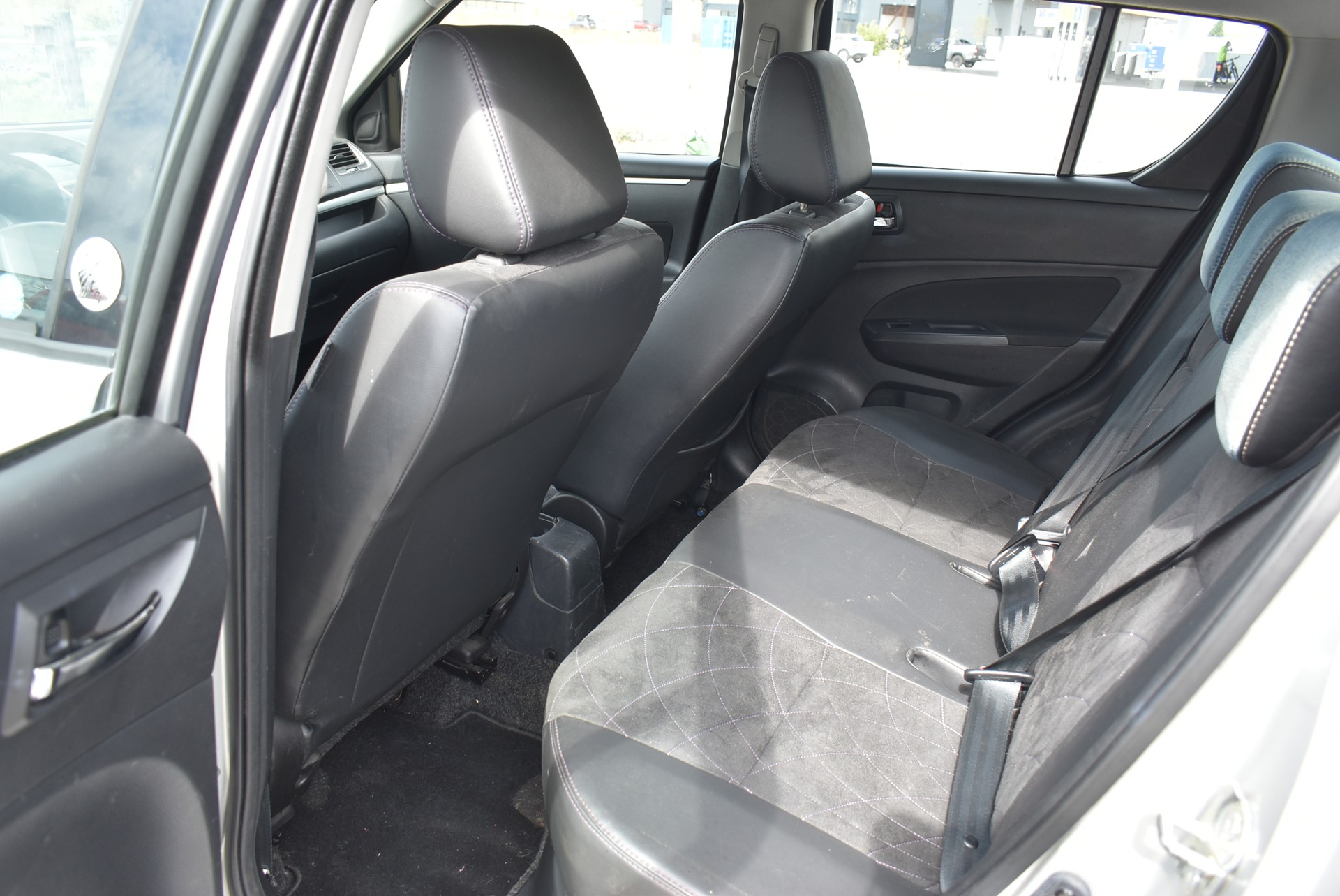 SUZUKI Swift 1.2i 16V GL Top-image-9