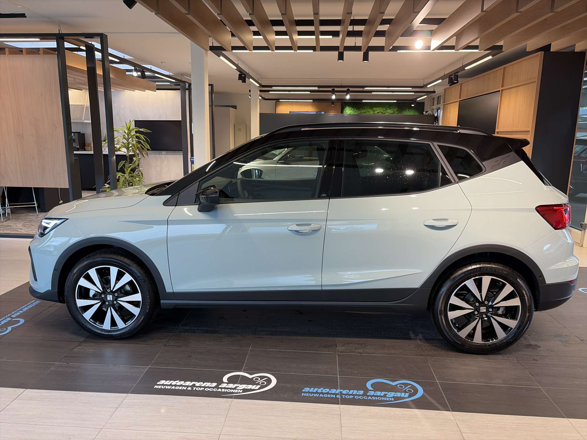 SEAT Arona 1.0 TSi Eco FR DSG-Automat-image-13