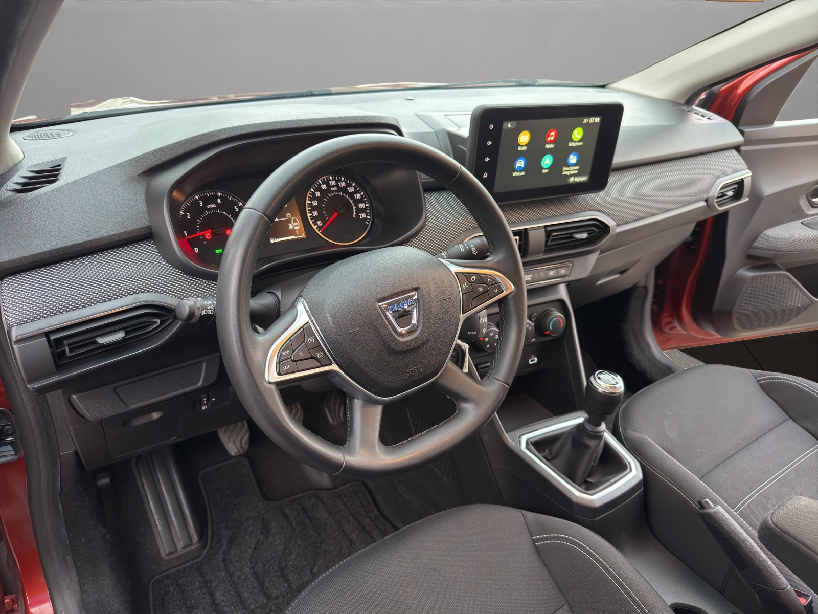 DACIA Jogger TCe 110 Comfort-image-9