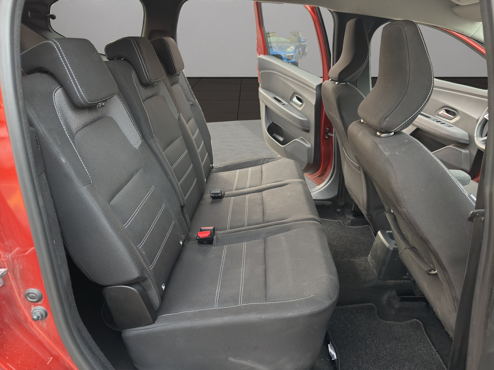 DACIA Jogger TCe 110 Comfort-image-18