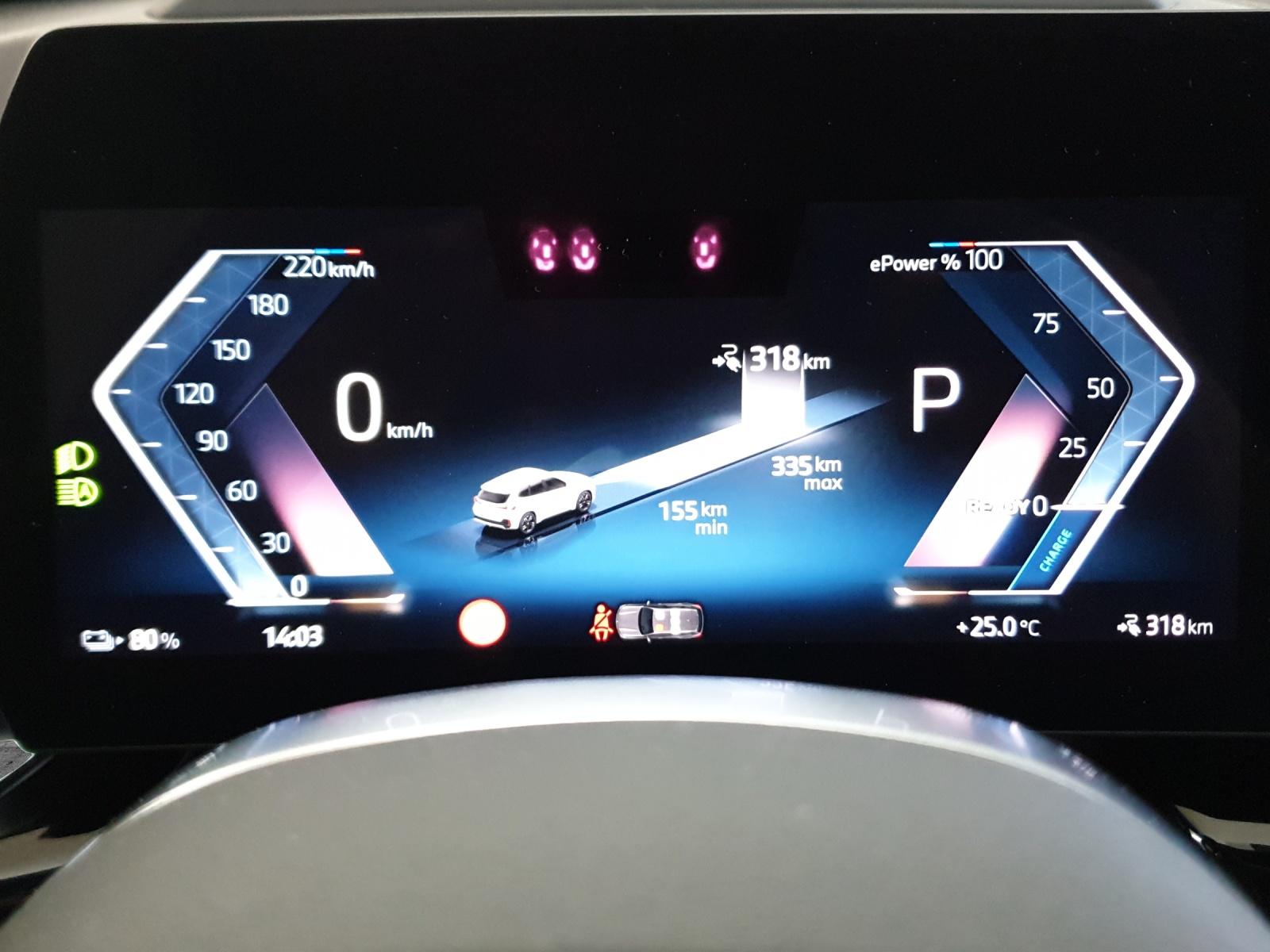 BMW iX1 30 xDrive-image-18