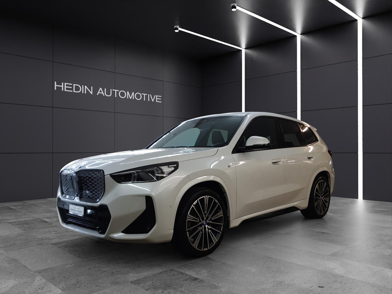 BMW iX1 30 xDrive-image-0