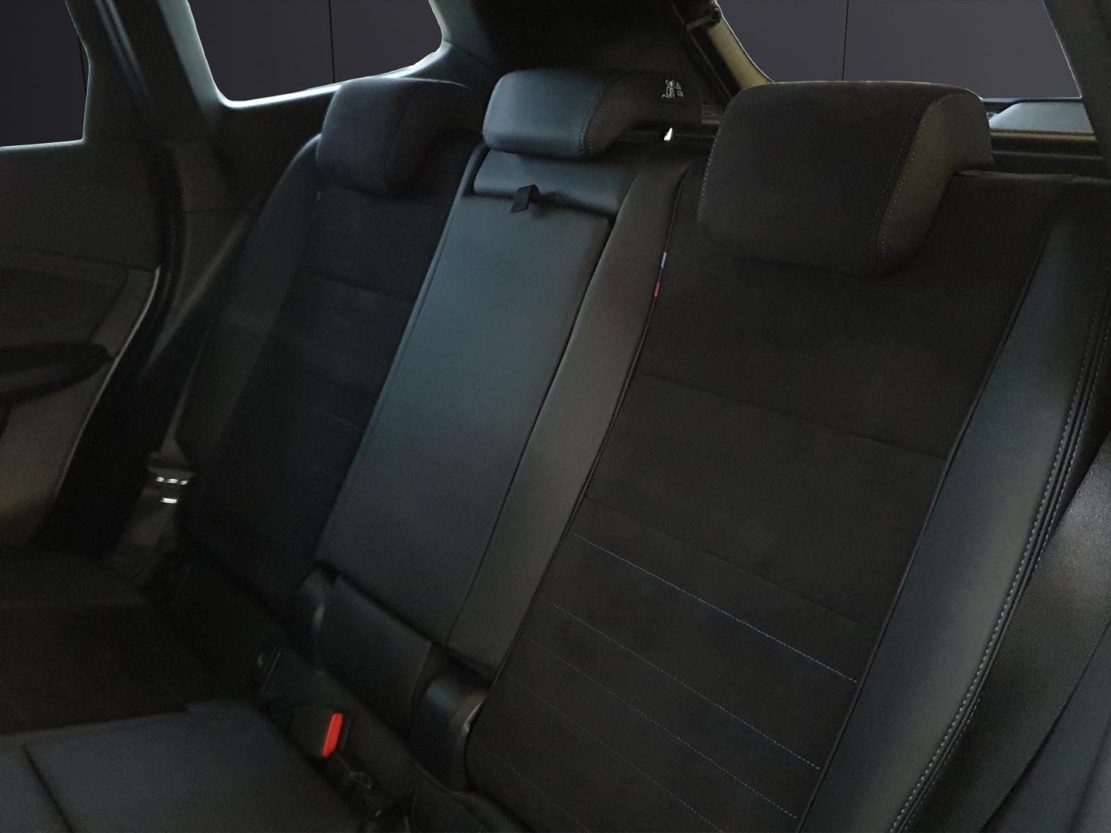 BMW iX1 30 xDrive-image-11
