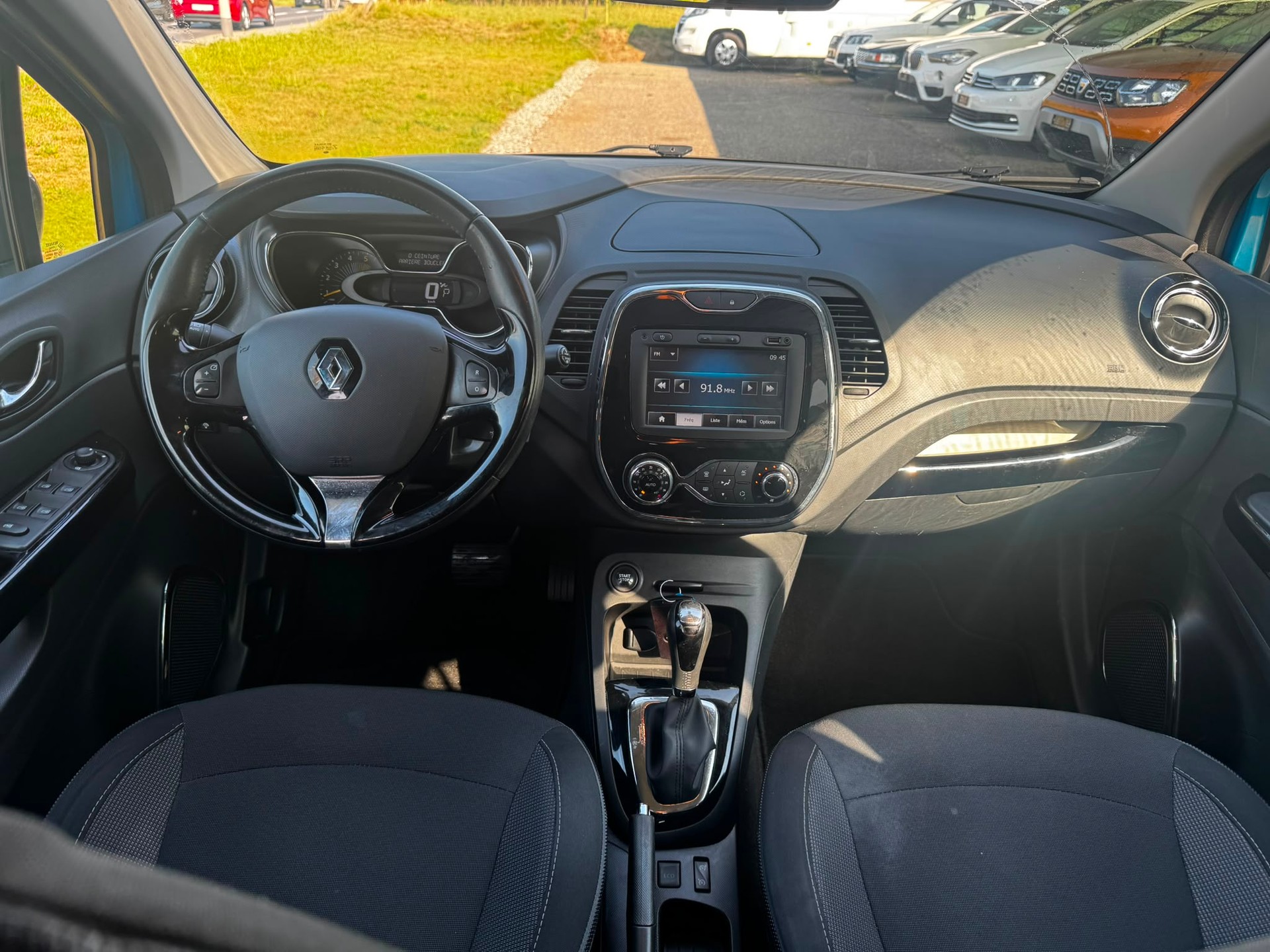 RENAULT Captur 1.5 dCi Privilège EDC-image-9