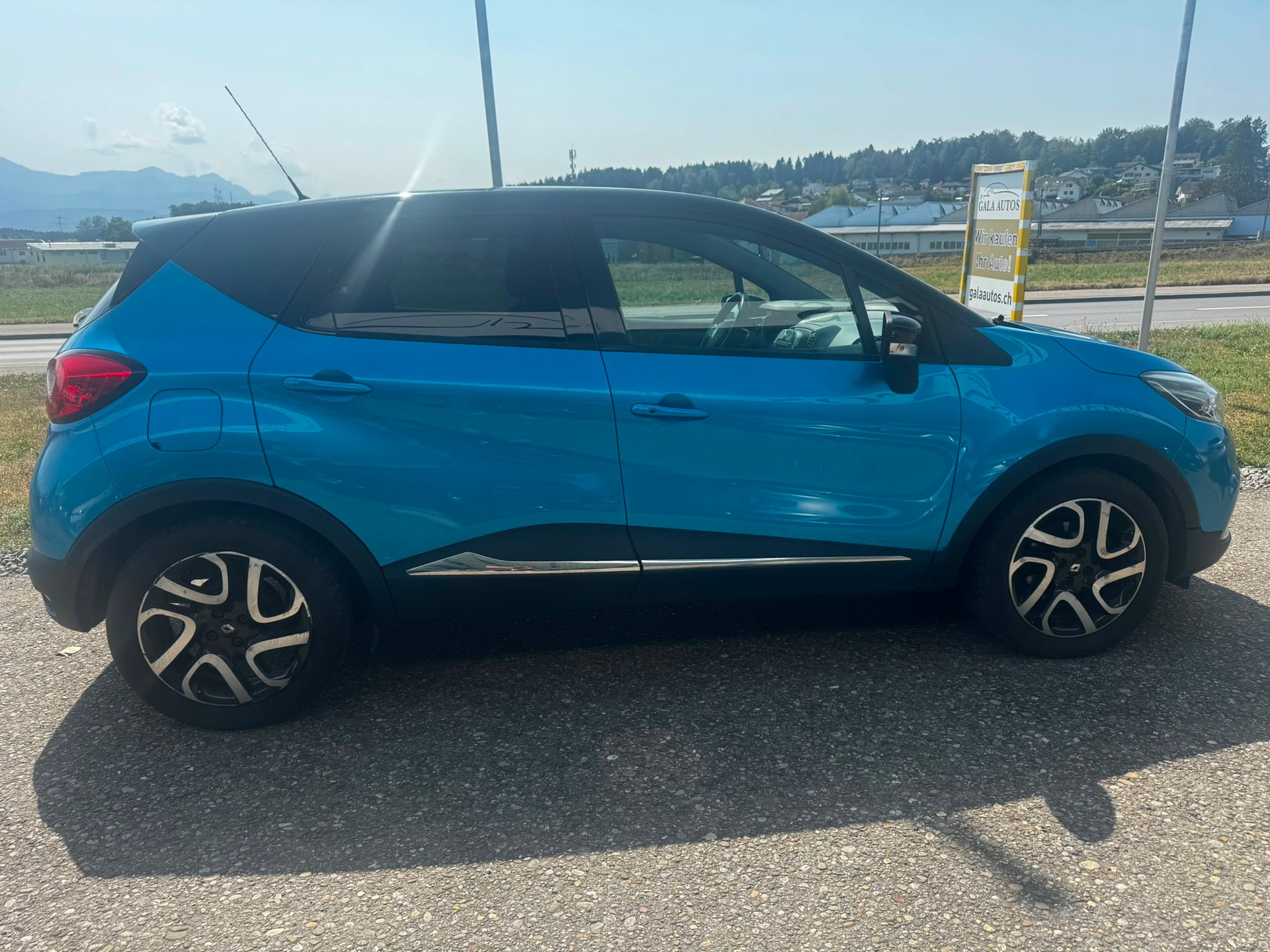 RENAULT Captur 1.5 dCi Privilège EDC-image-3