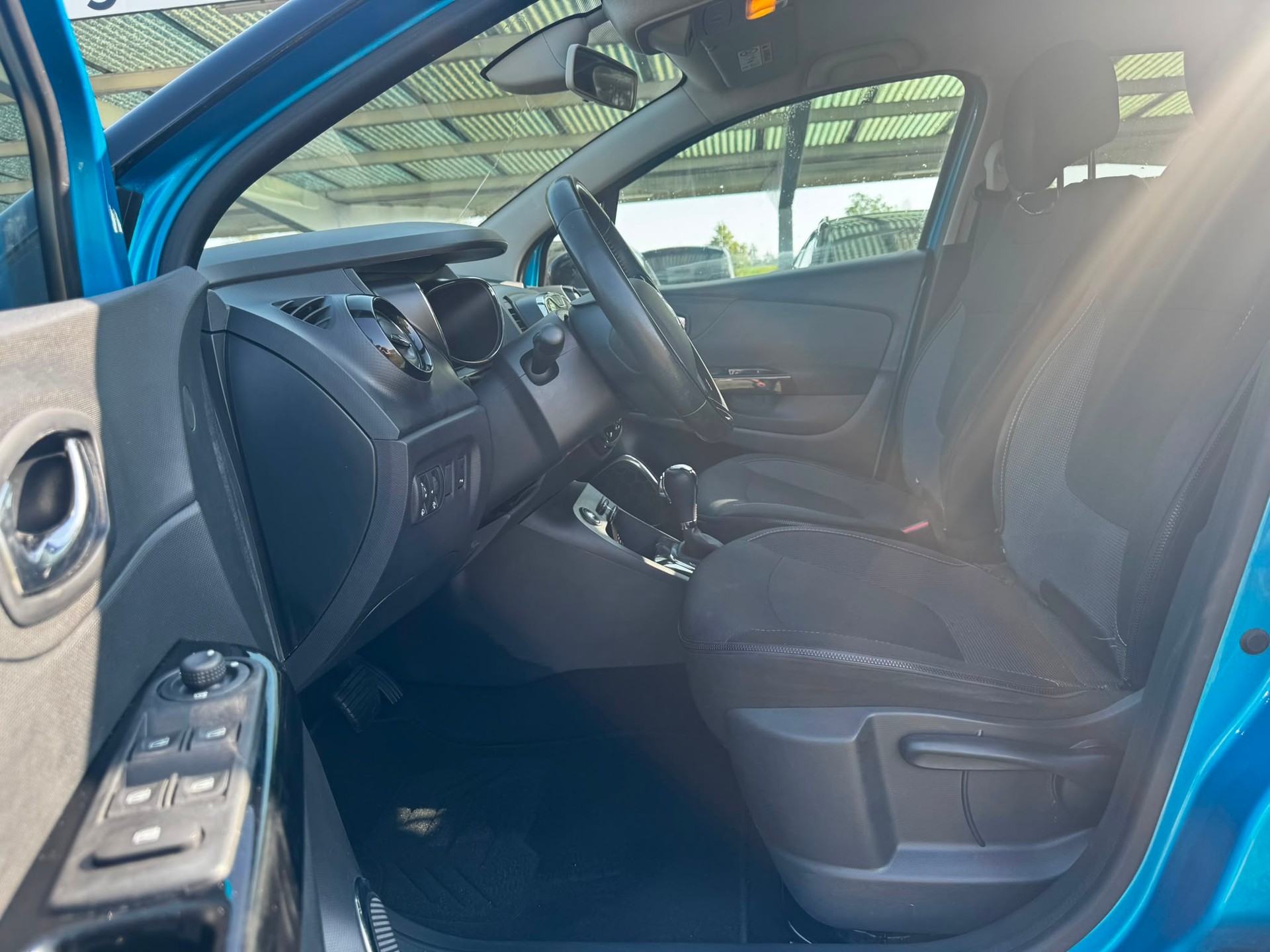 RENAULT Captur 1.5 dCi Privilège EDC-image-8
