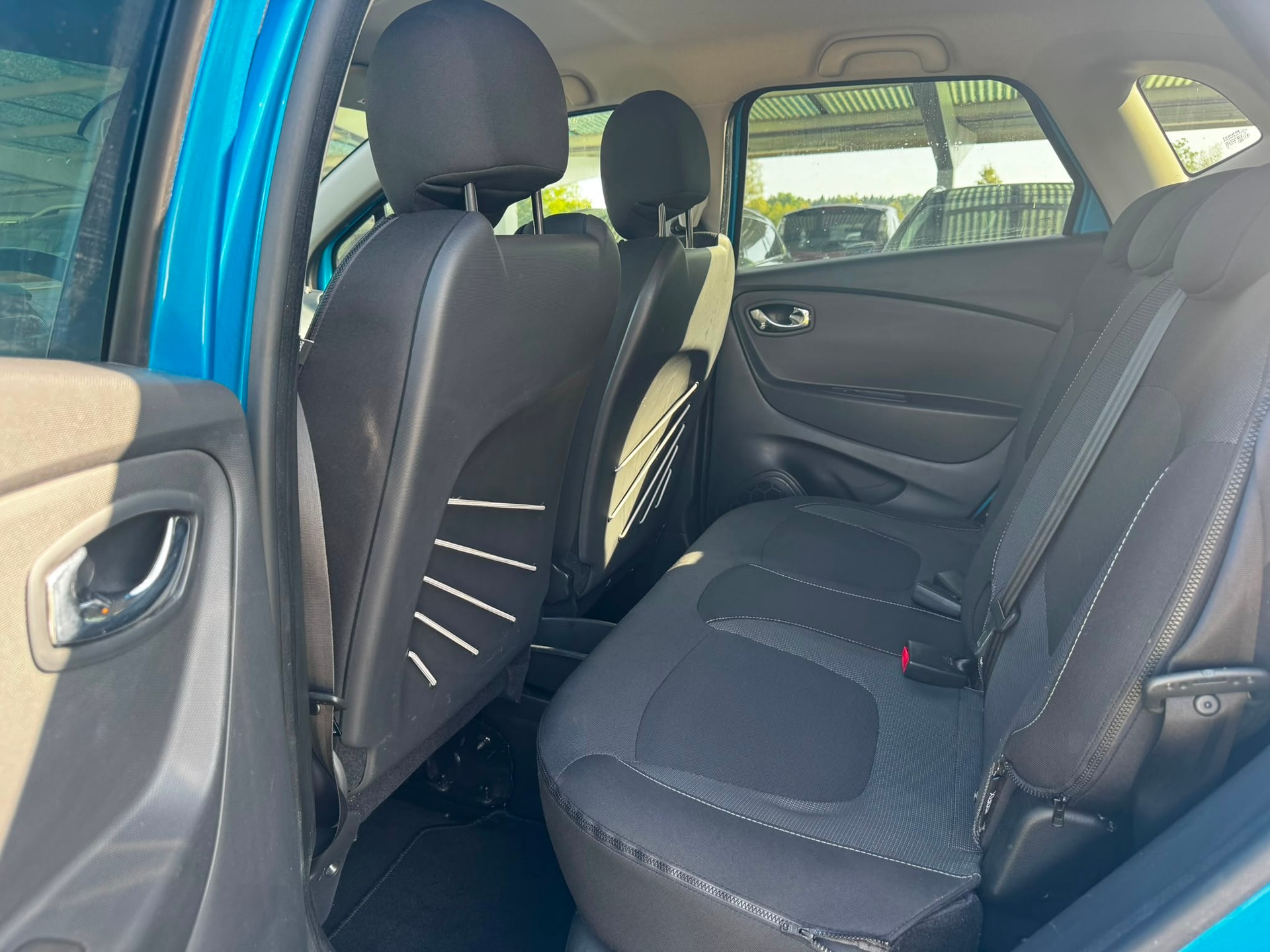 RENAULT Captur 1.5 dCi Privilège EDC-image-11