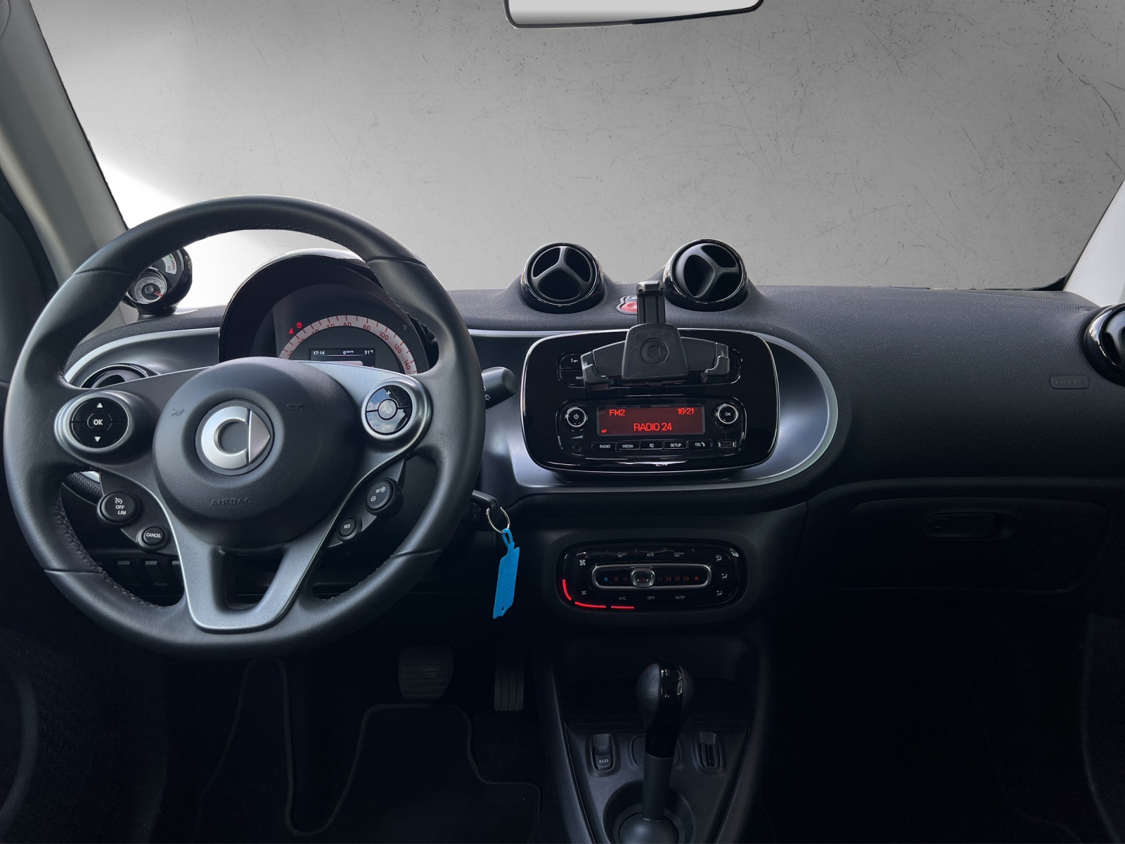 SMART fortwo EQ passion-image-7