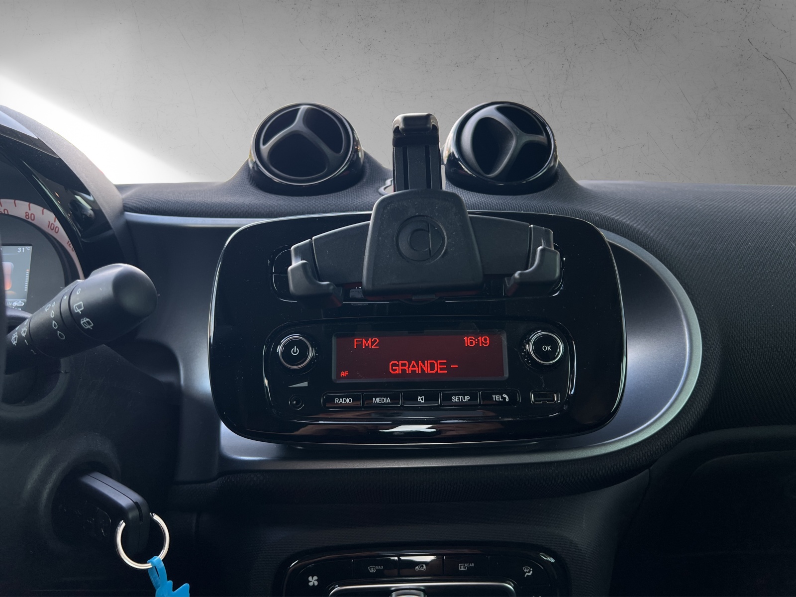 SMART fortwo EQ passion-image-11