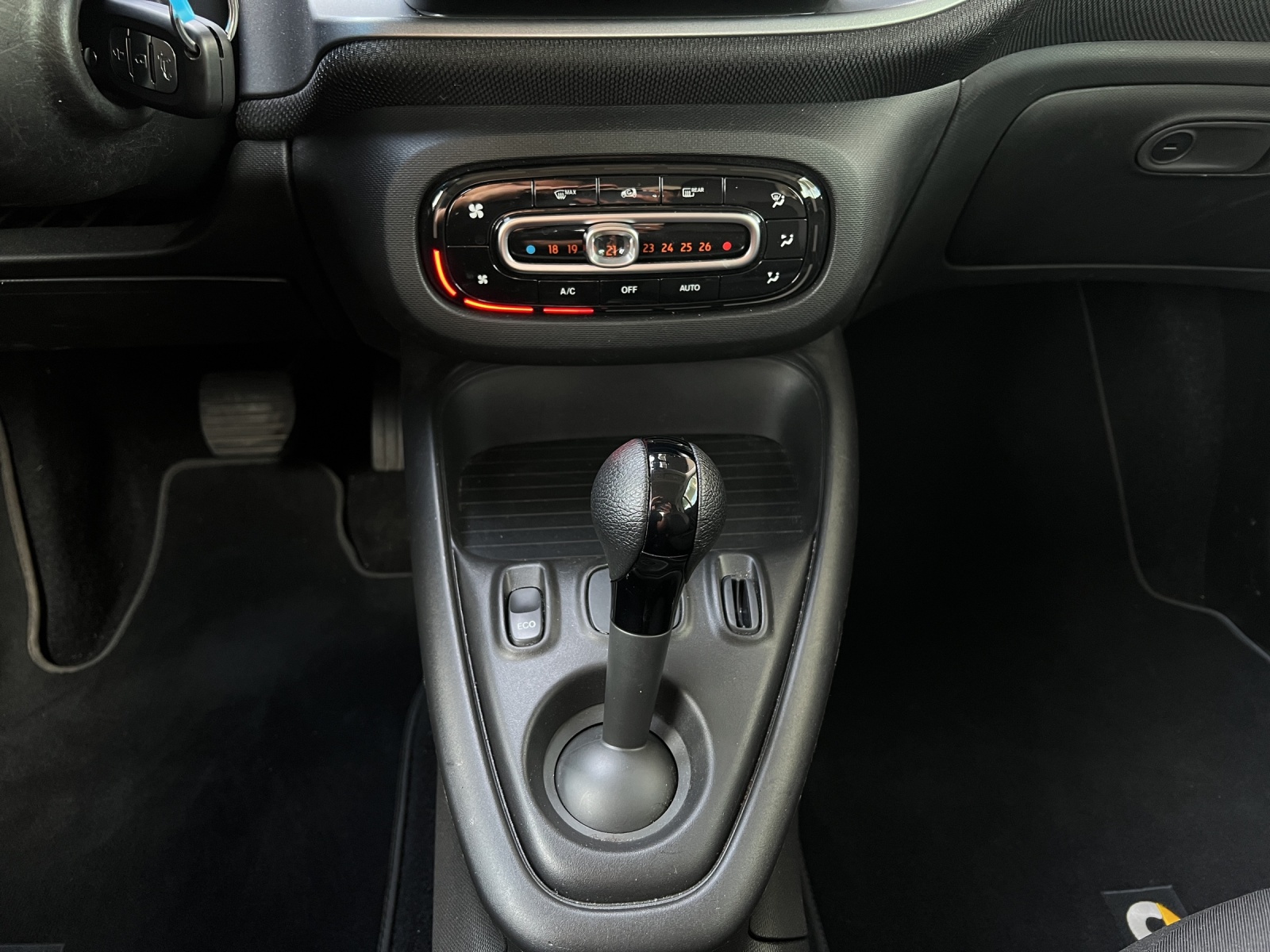 SMART fortwo EQ passion-image-10