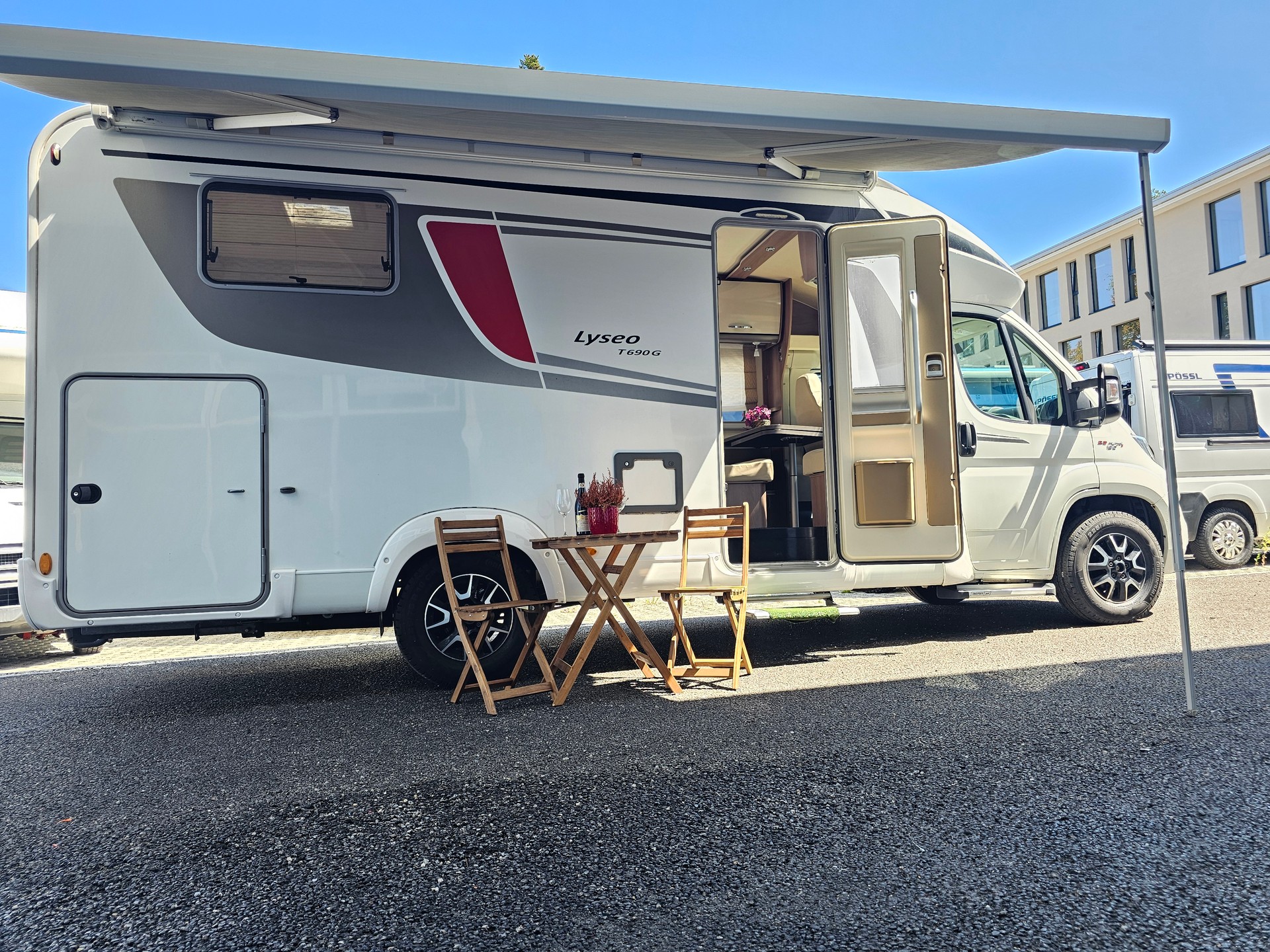 BÜRSTNER Lyseo T690 mit Einzelbetten!-image-3