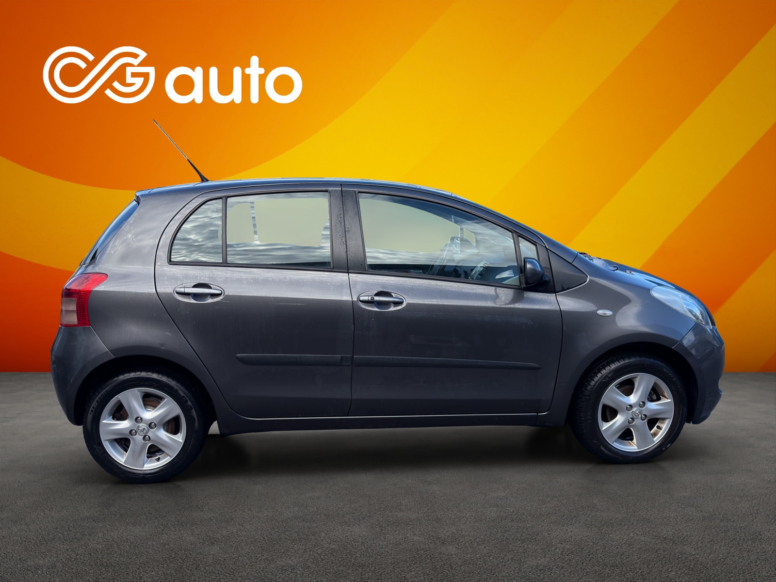 TOYOTA Yaris 1.3 Chic-image-4