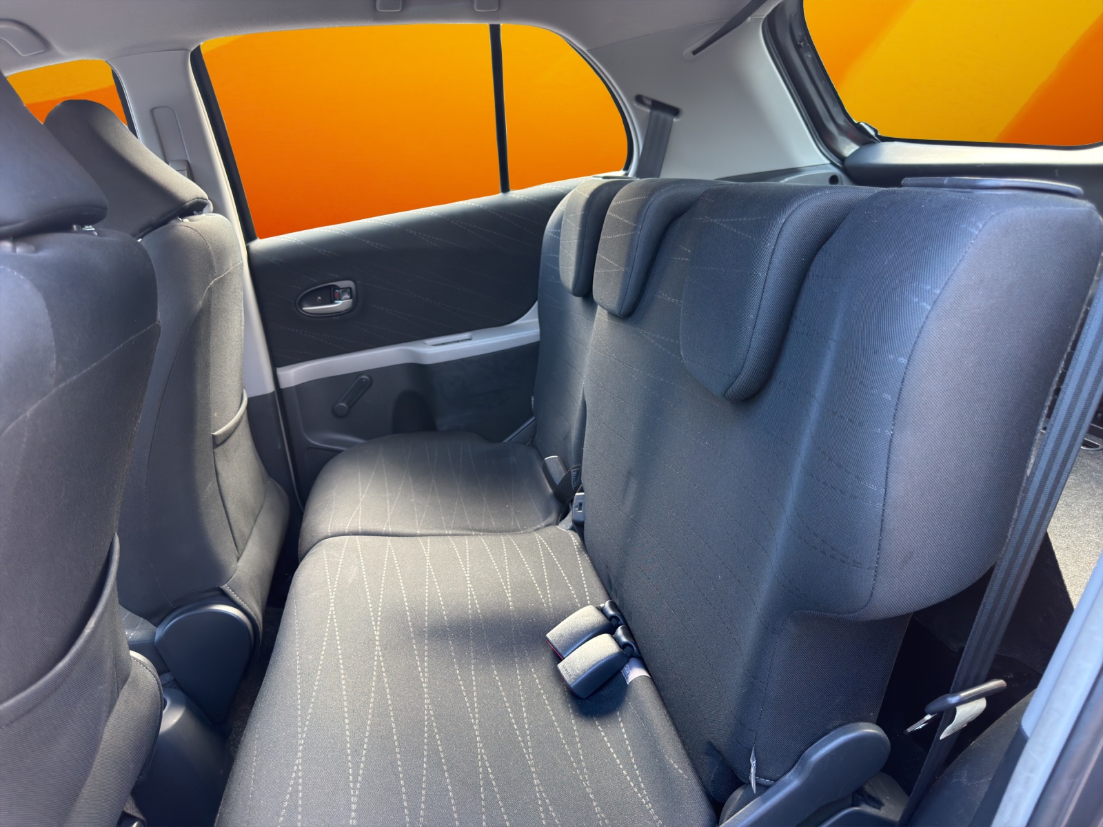 TOYOTA Yaris 1.3 Chic-image-11