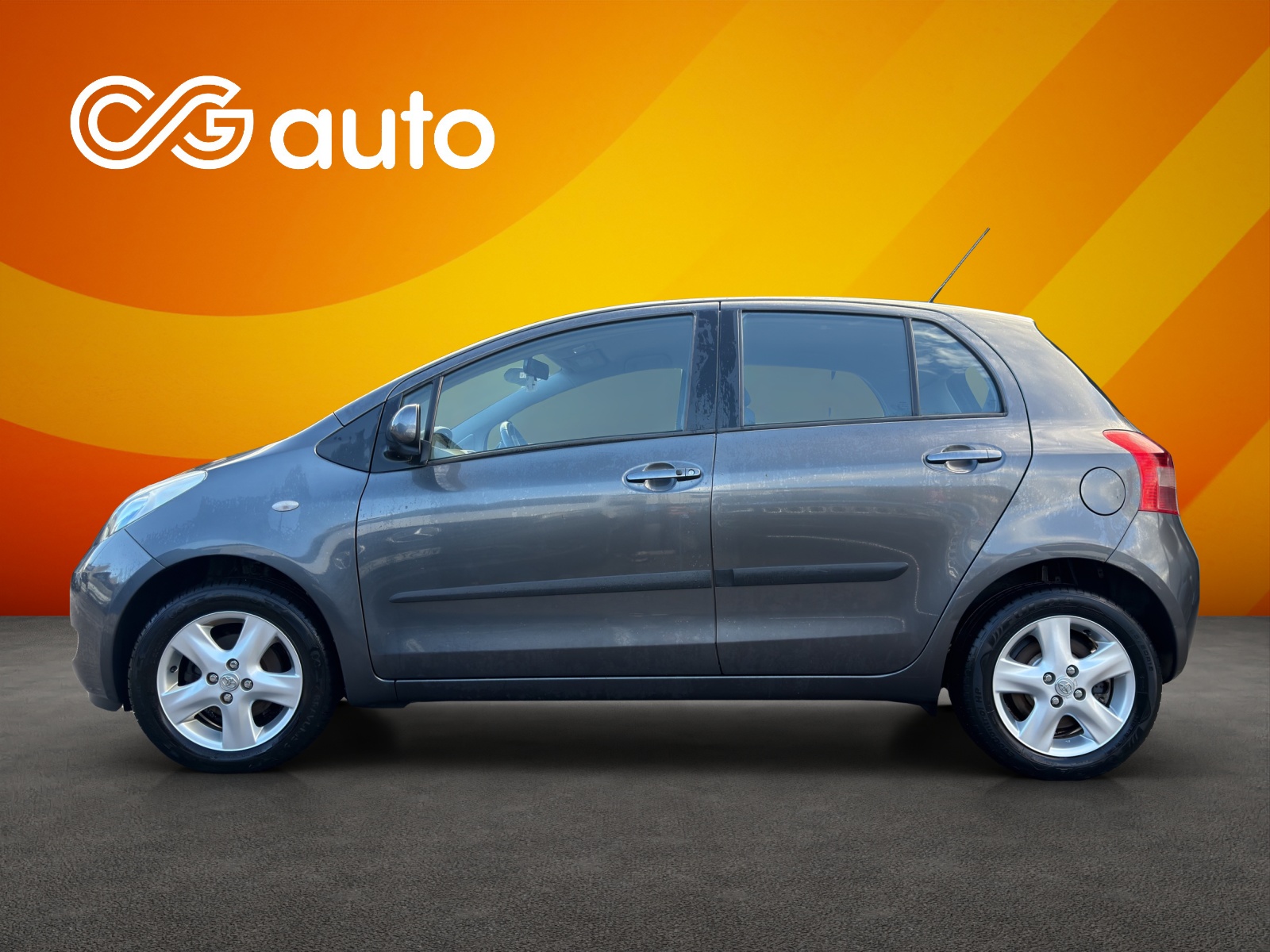 TOYOTA Yaris 1.3 Chic-image-3