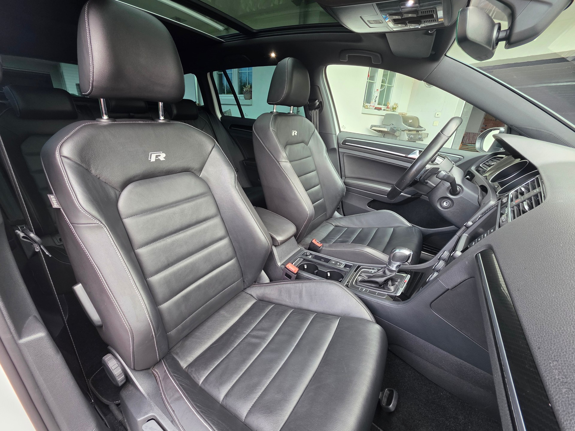 VW 2.0 TSI R DSG 4motion-image-8