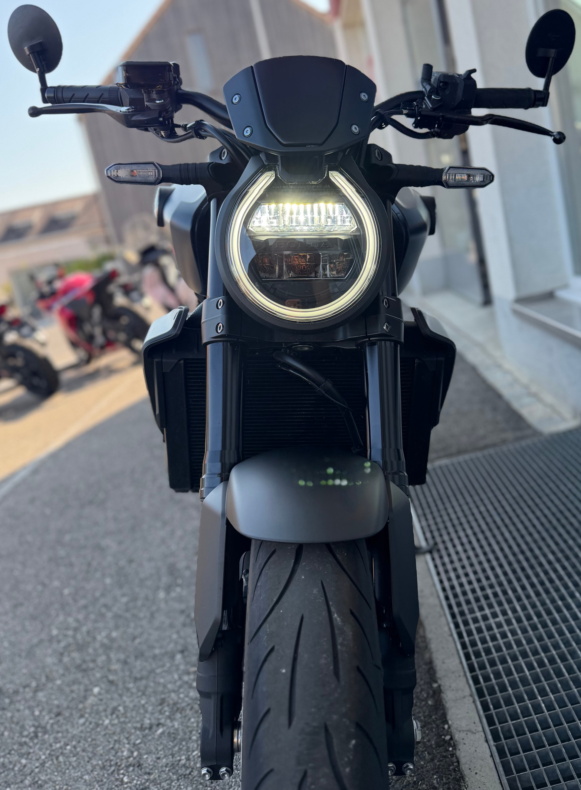 HONDA CB 1000 R Blue Edition-showroom-element-1