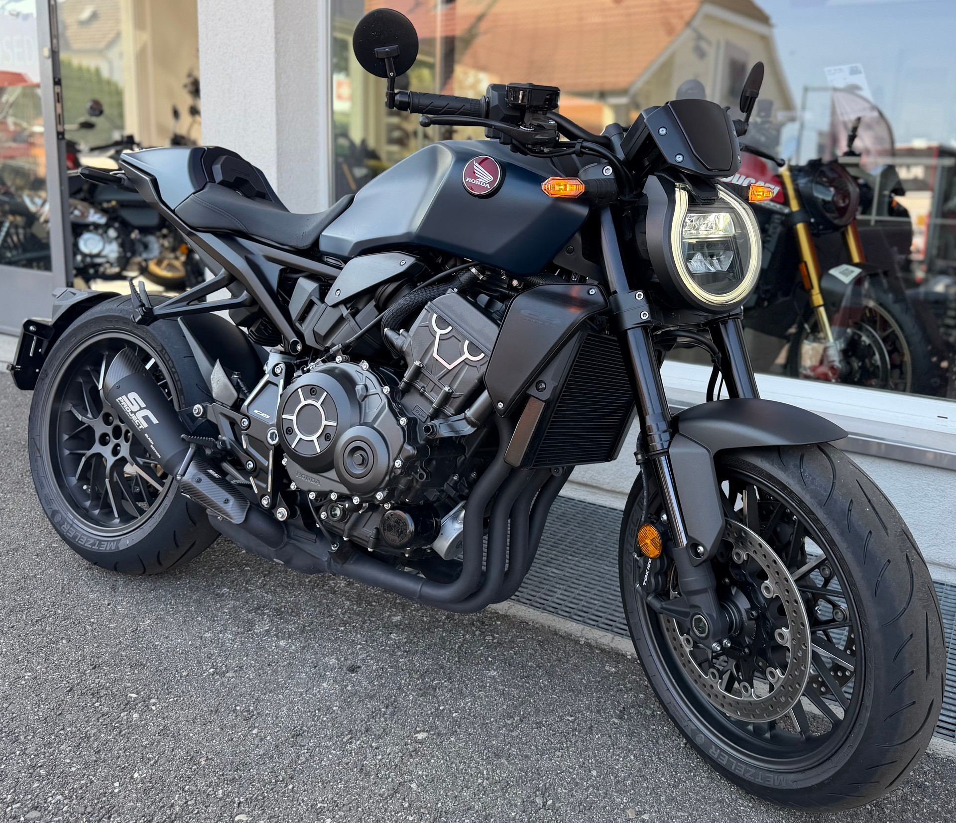 HONDA CB 1000 R Blue Edition-image-9