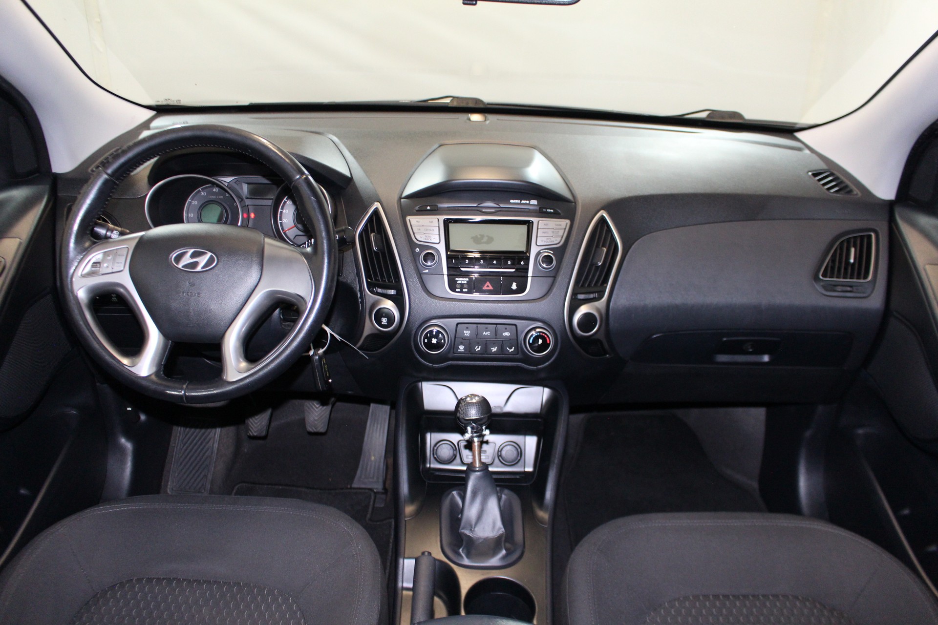 HYUNDAI iX 35 2.0 Comfort 4WD-image-12