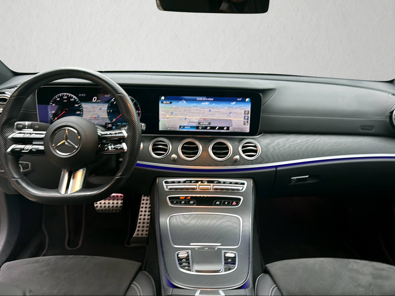MERCEDES-BENZ E 220 d 4Matic Swiss Star 9G-Tronic-image-12