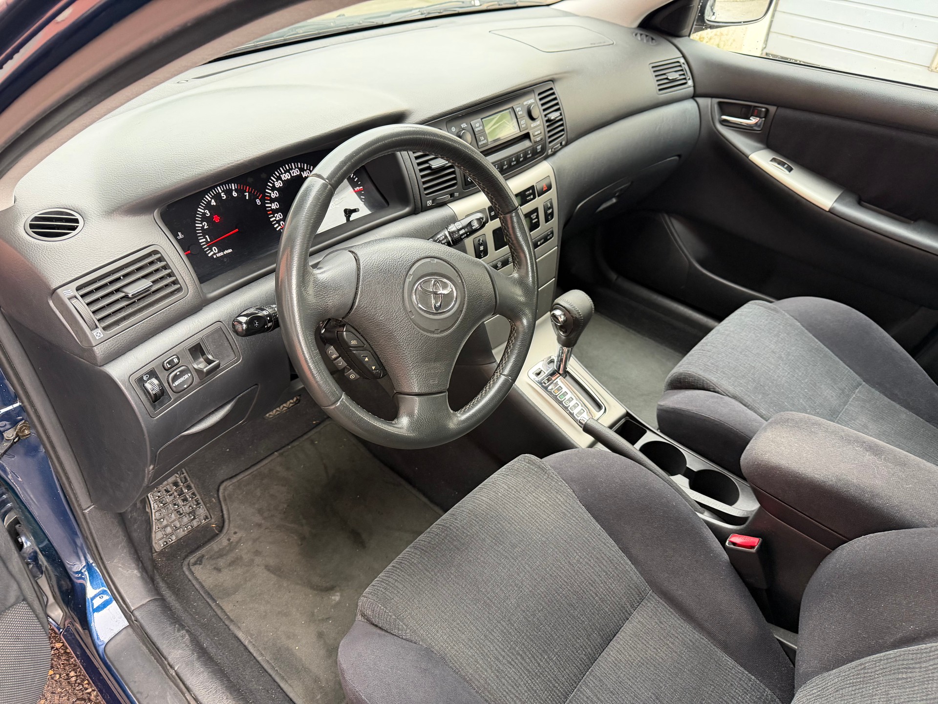 TOYOTA Corolla 1.6 Linea Sol-image-9