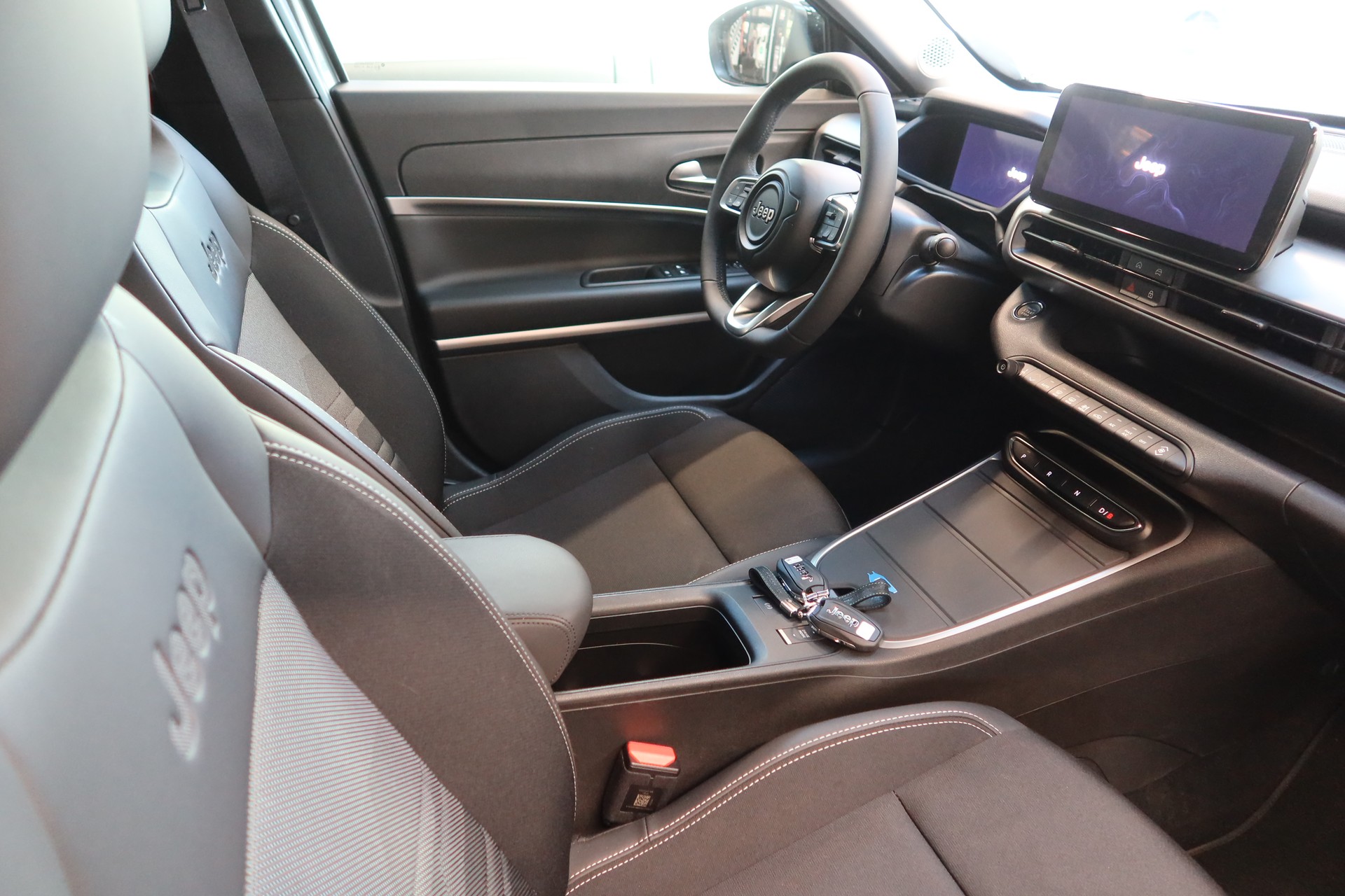 JEEP Avenger 54kWh Altitude P-image-12