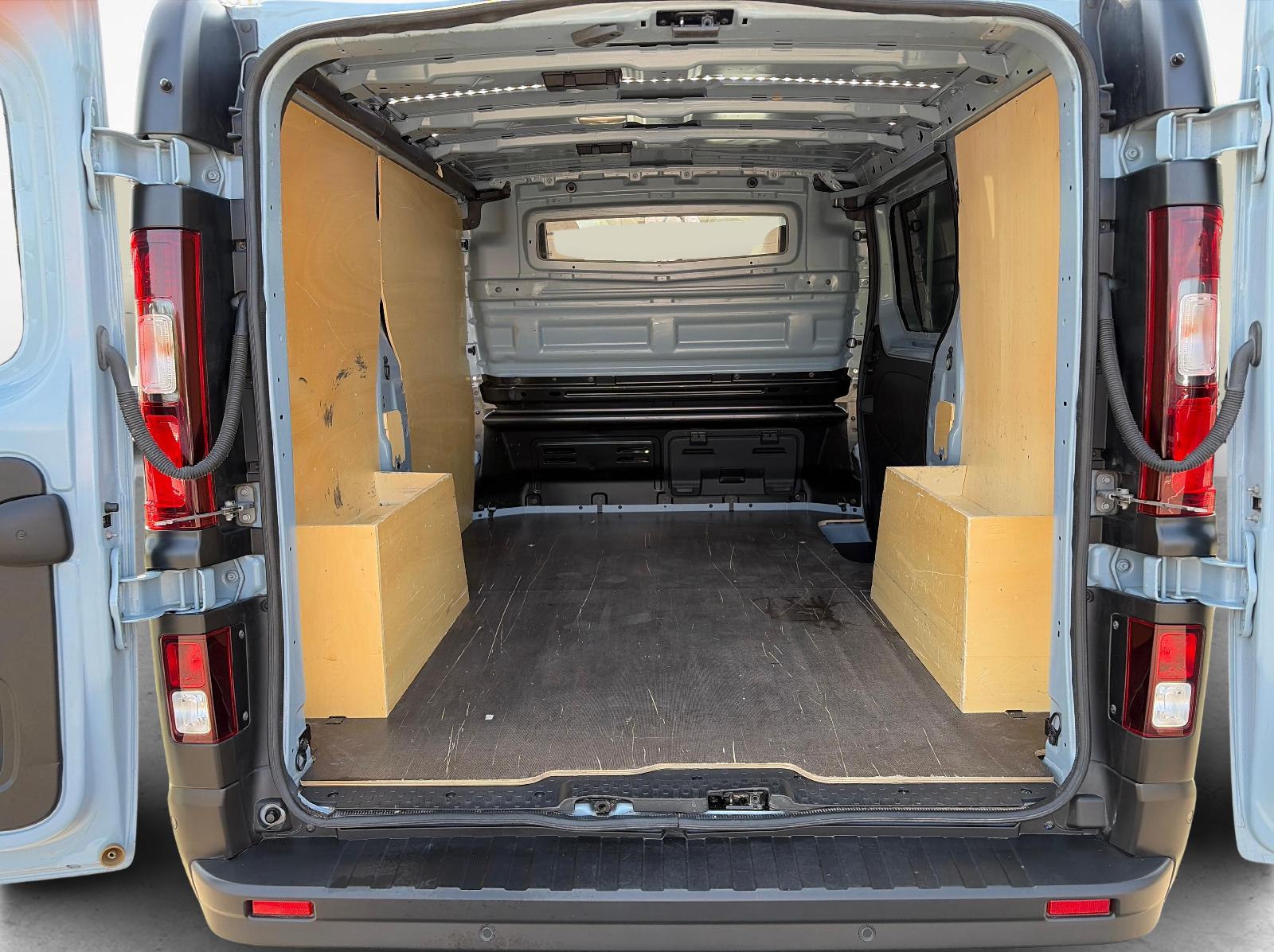 RENAULT Trafic Kaw. 3.0 t L1 H1 2.0 dCi Blue 170 Advance-image-18