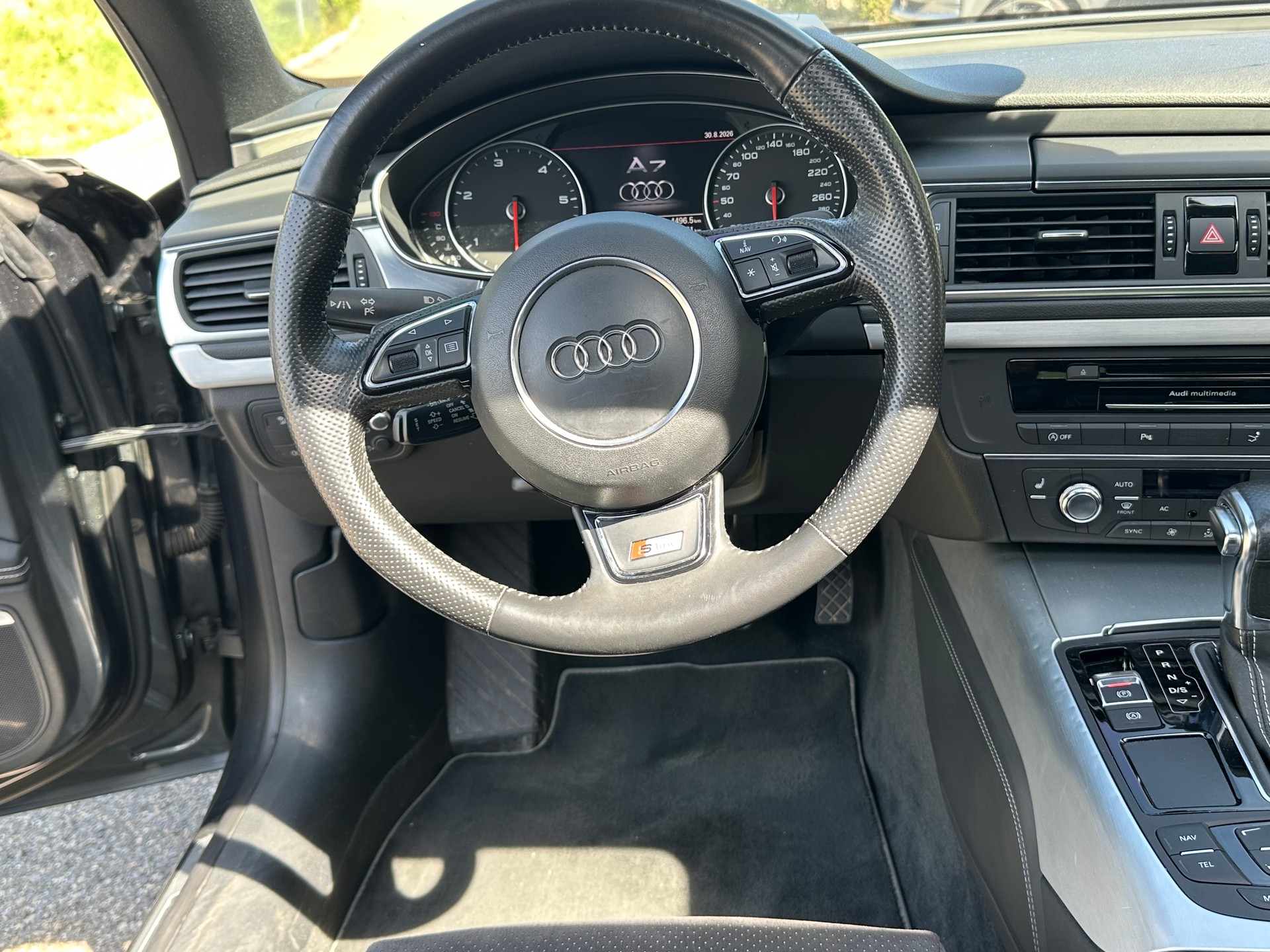 AUDI 3.0 V6 TDI quattro S-Tronic-image-3