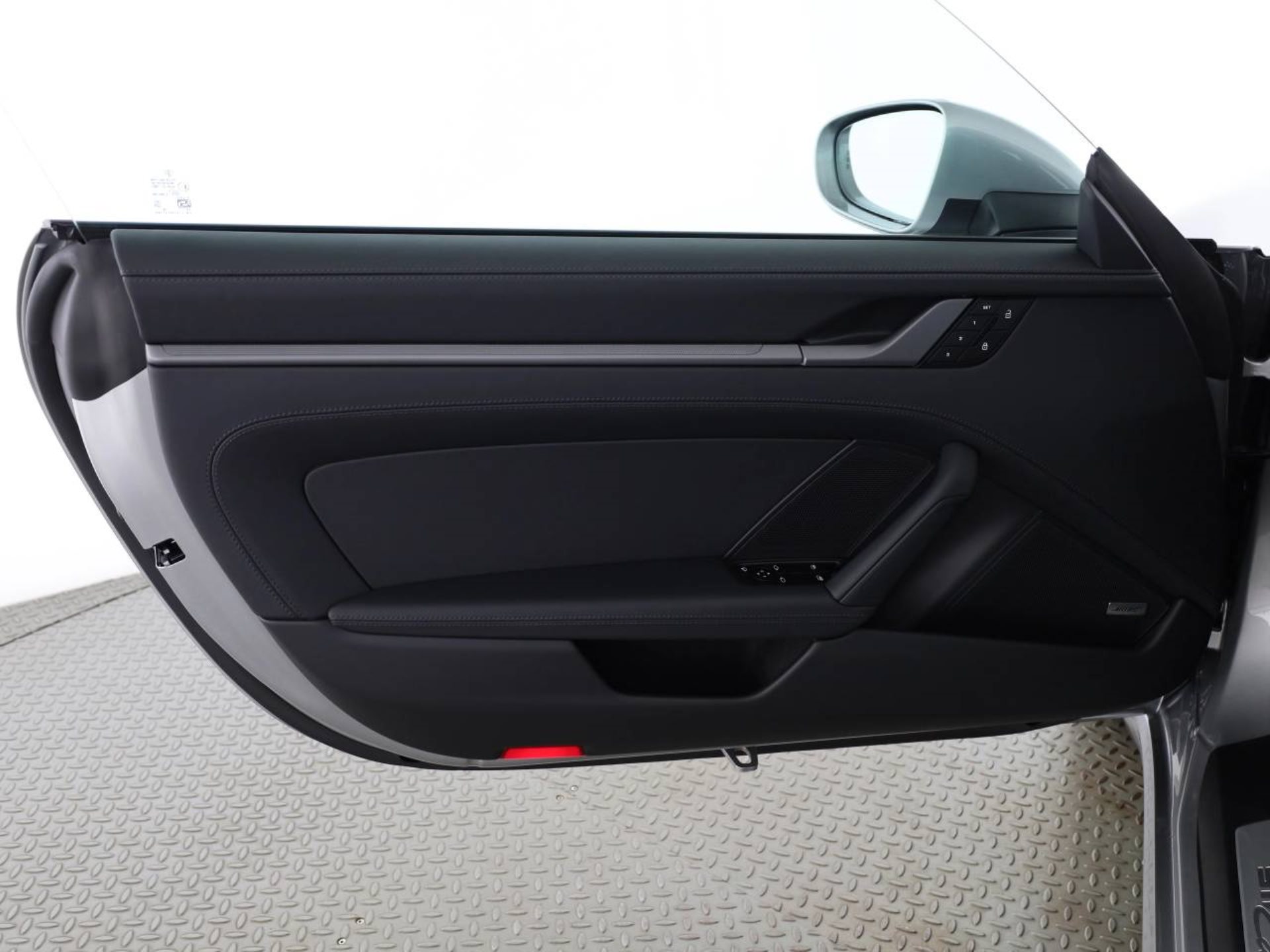 PORSCHE 911 Carrera 4S-image-16