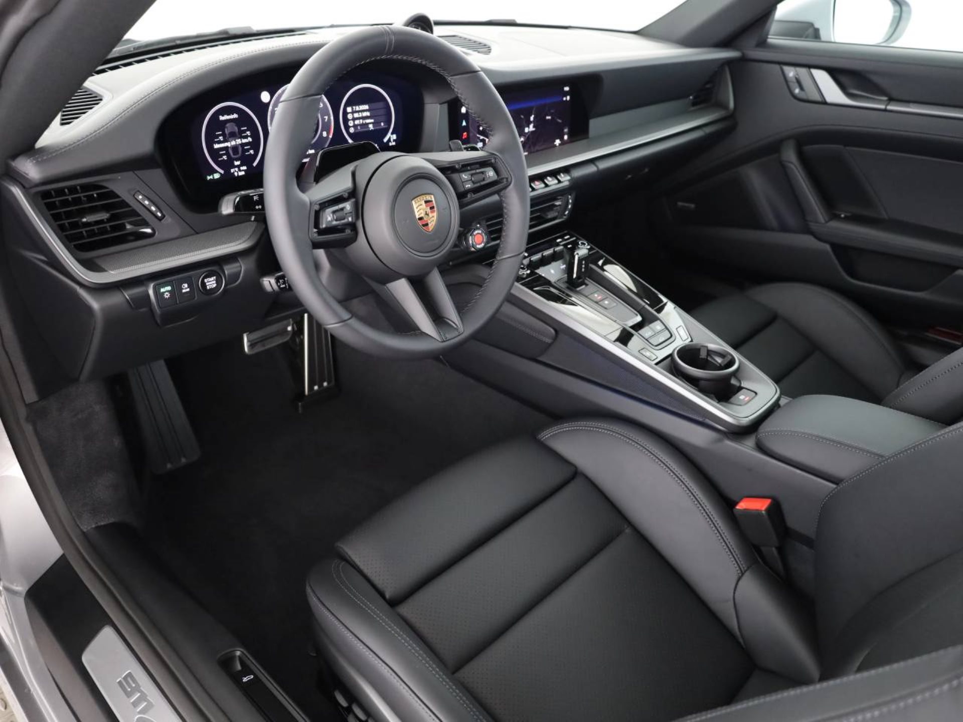 PORSCHE 911 Carrera 4S-showroom-element-3