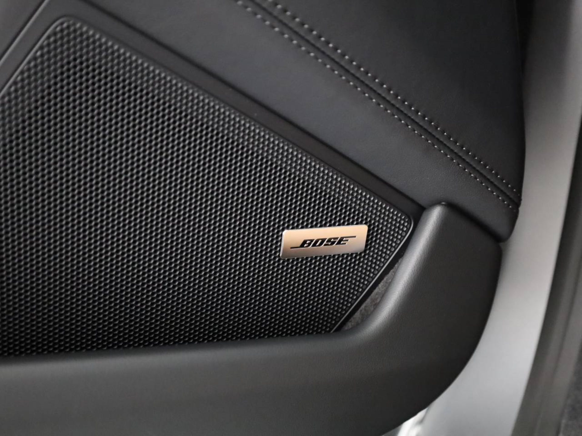 PORSCHE 911 Carrera 4S-image-17