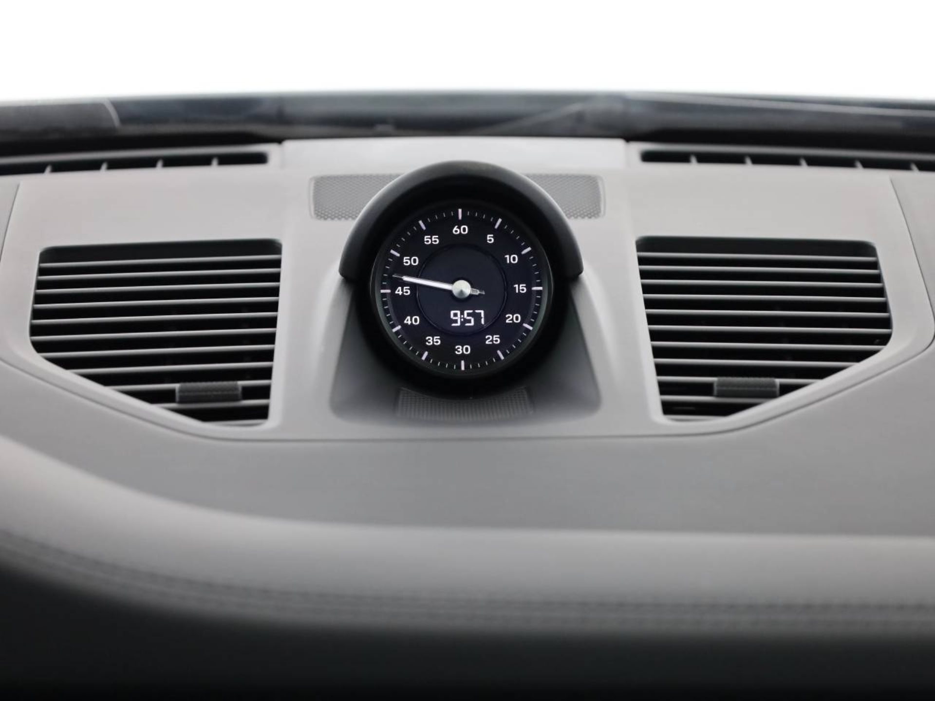 PORSCHE 911 Carrera 4S-image-12