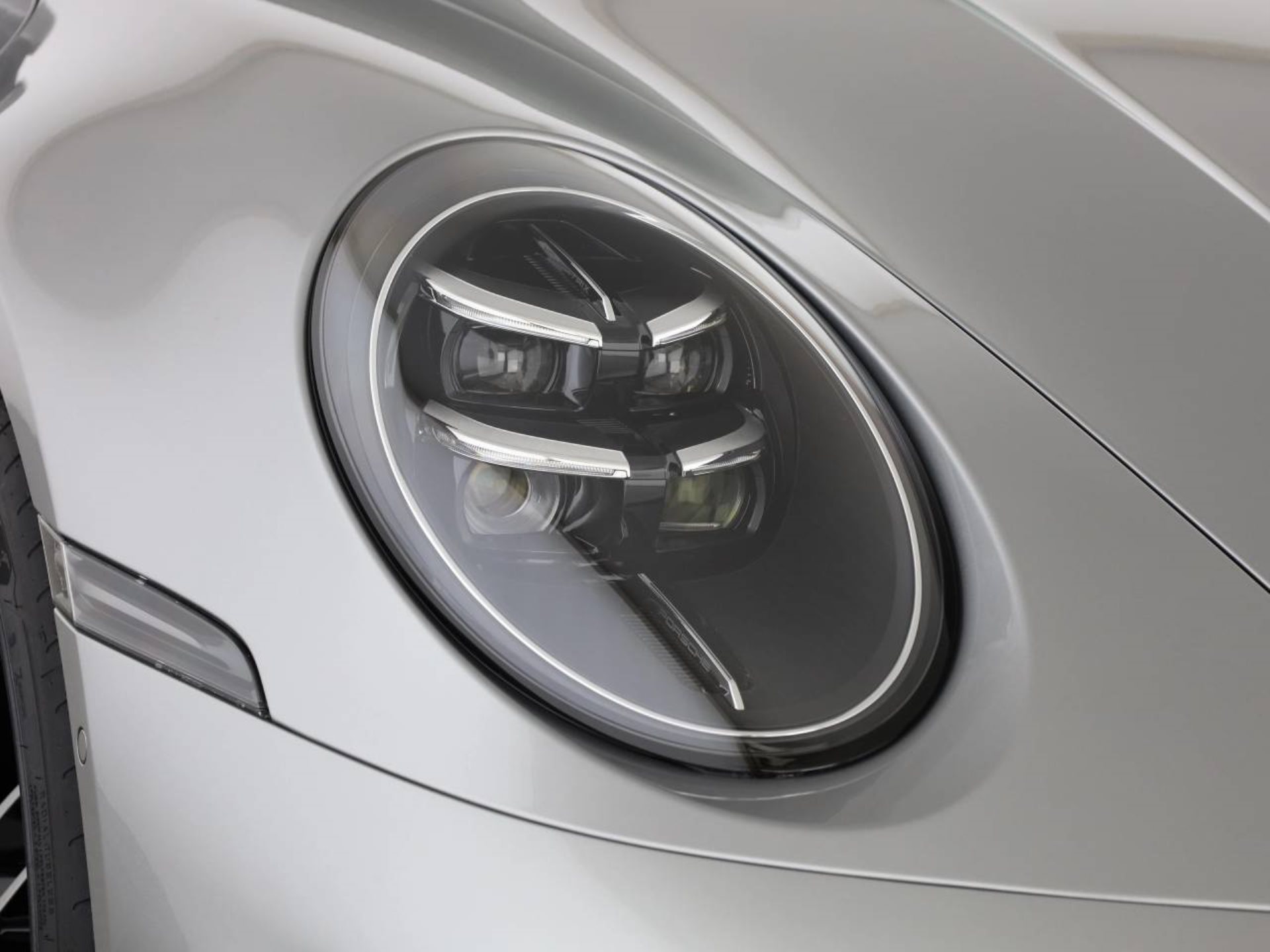 PORSCHE 911 Carrera 4S-image-7