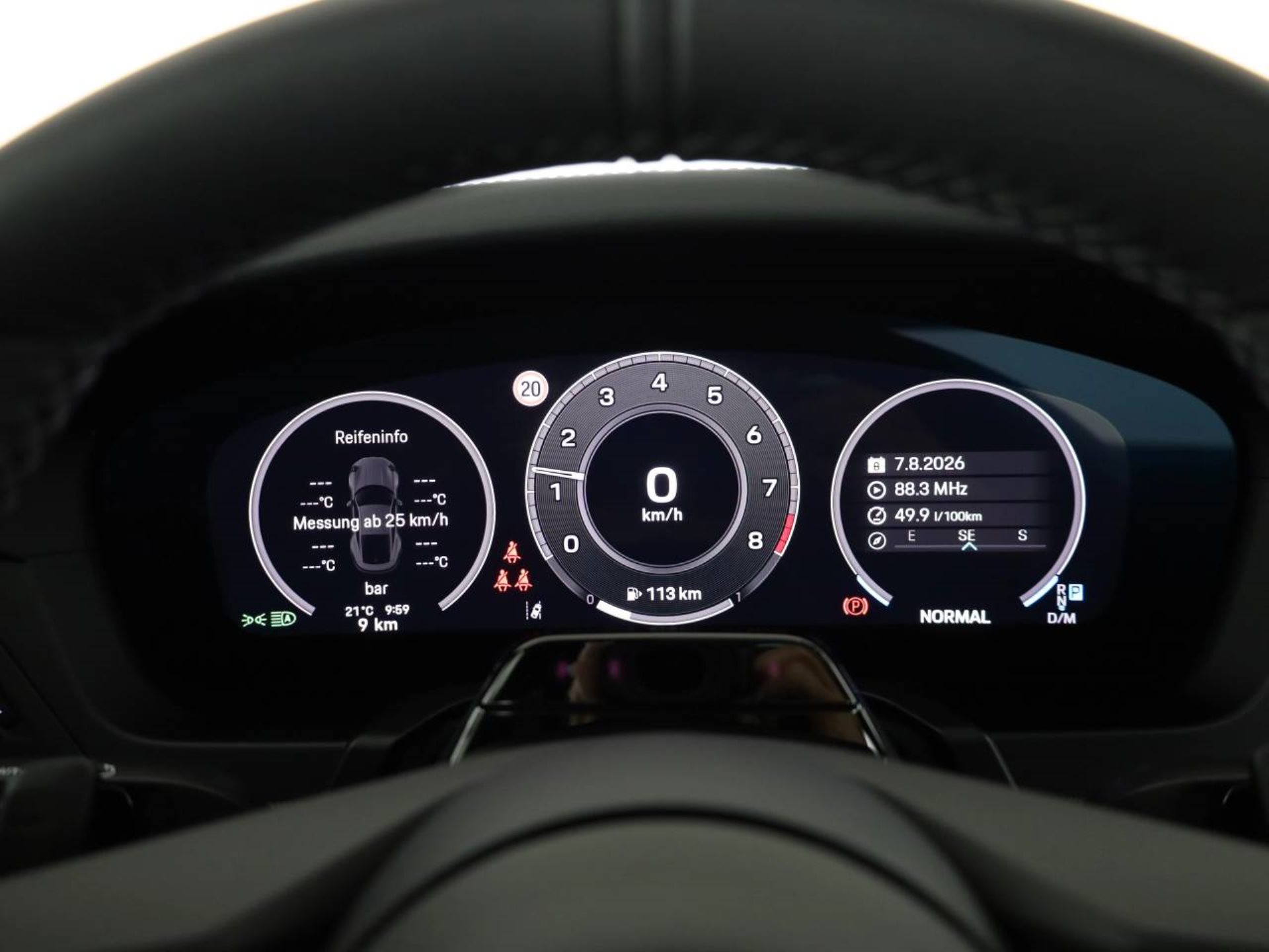 PORSCHE 911 Carrera 4S-image-10