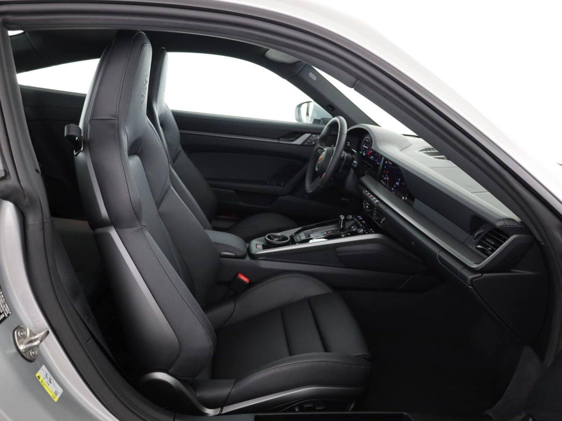 PORSCHE 911 Carrera 4S-image-15