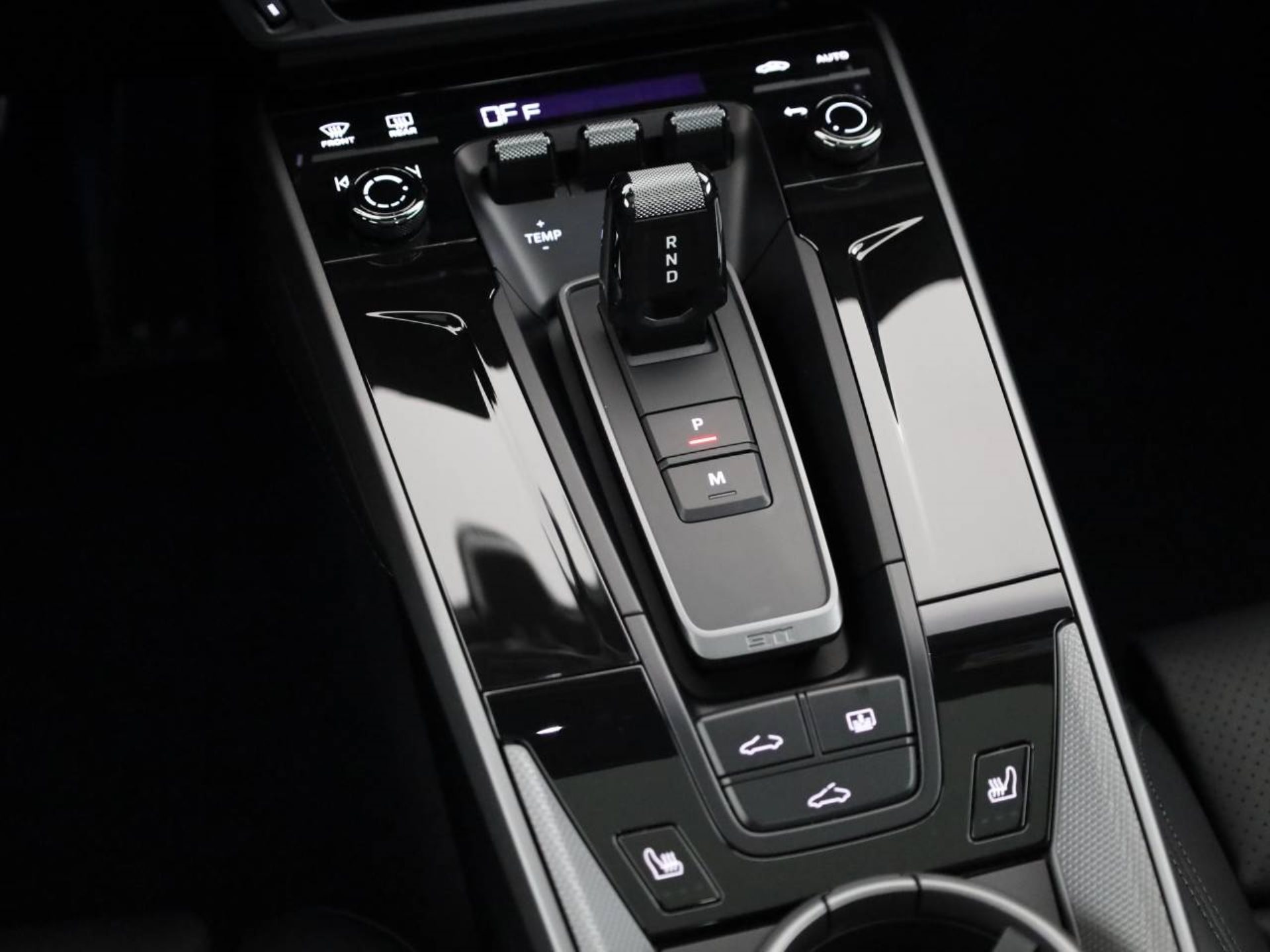 PORSCHE 911 Carrera 4S-image-11