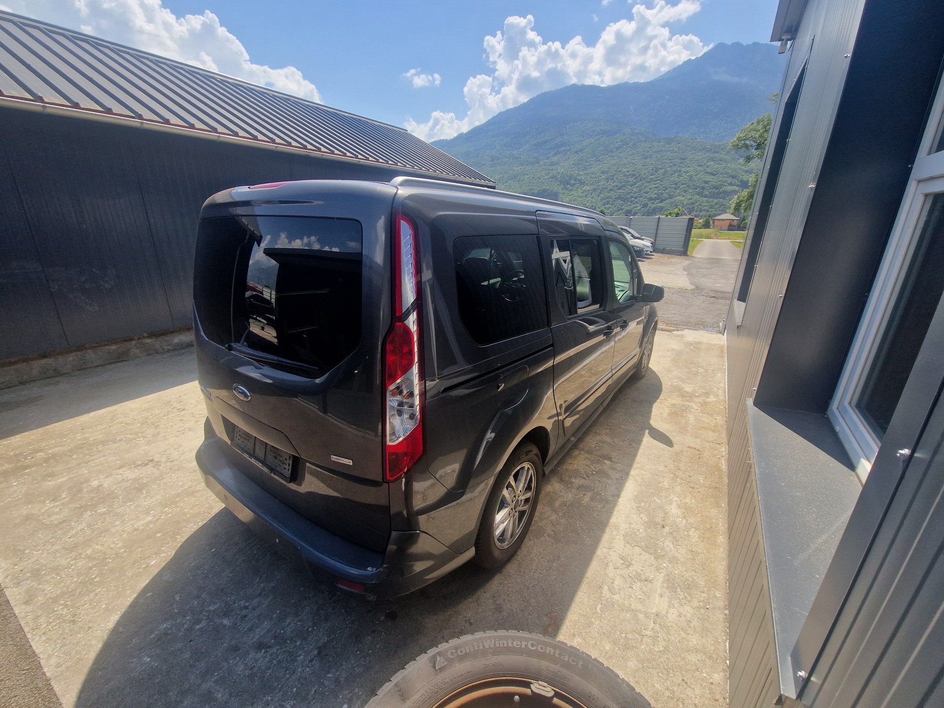 FORD Grand Tourneo Connect 1.5 EcoBlue Trend Automat-image-5