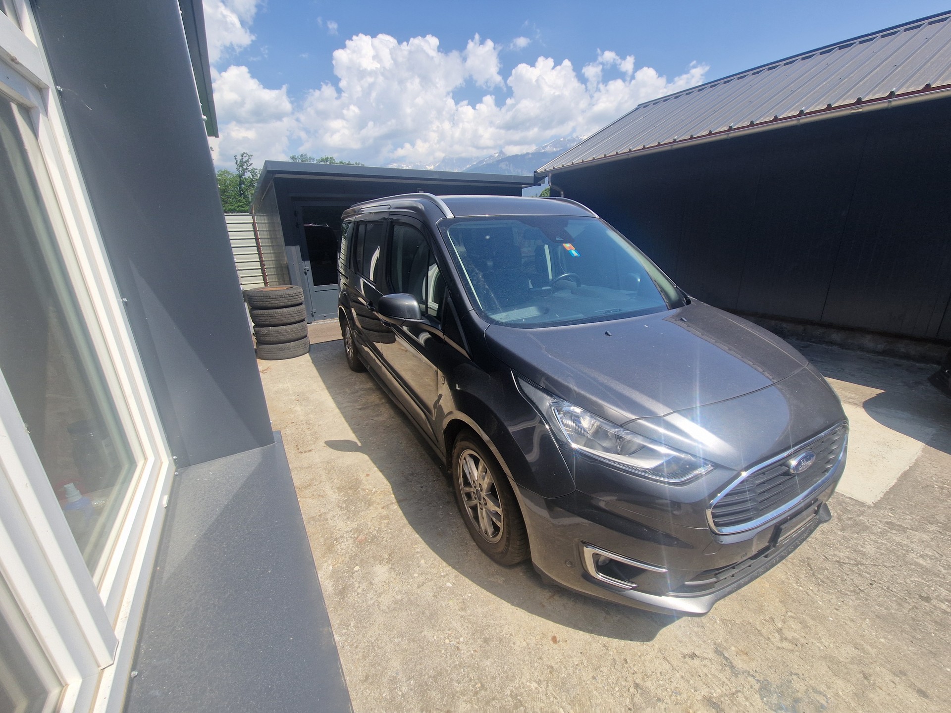 FORD Grand Tourneo Connect 1.5 EcoBlue Trend Automat-image-2