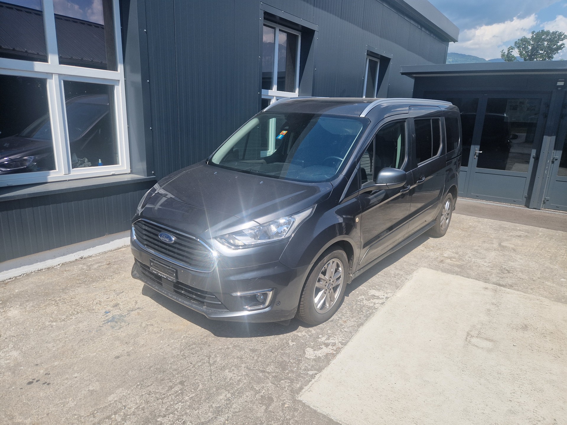 FORD Grand Tourneo Connect 1.5 EcoBlue Trend Automat-image-0