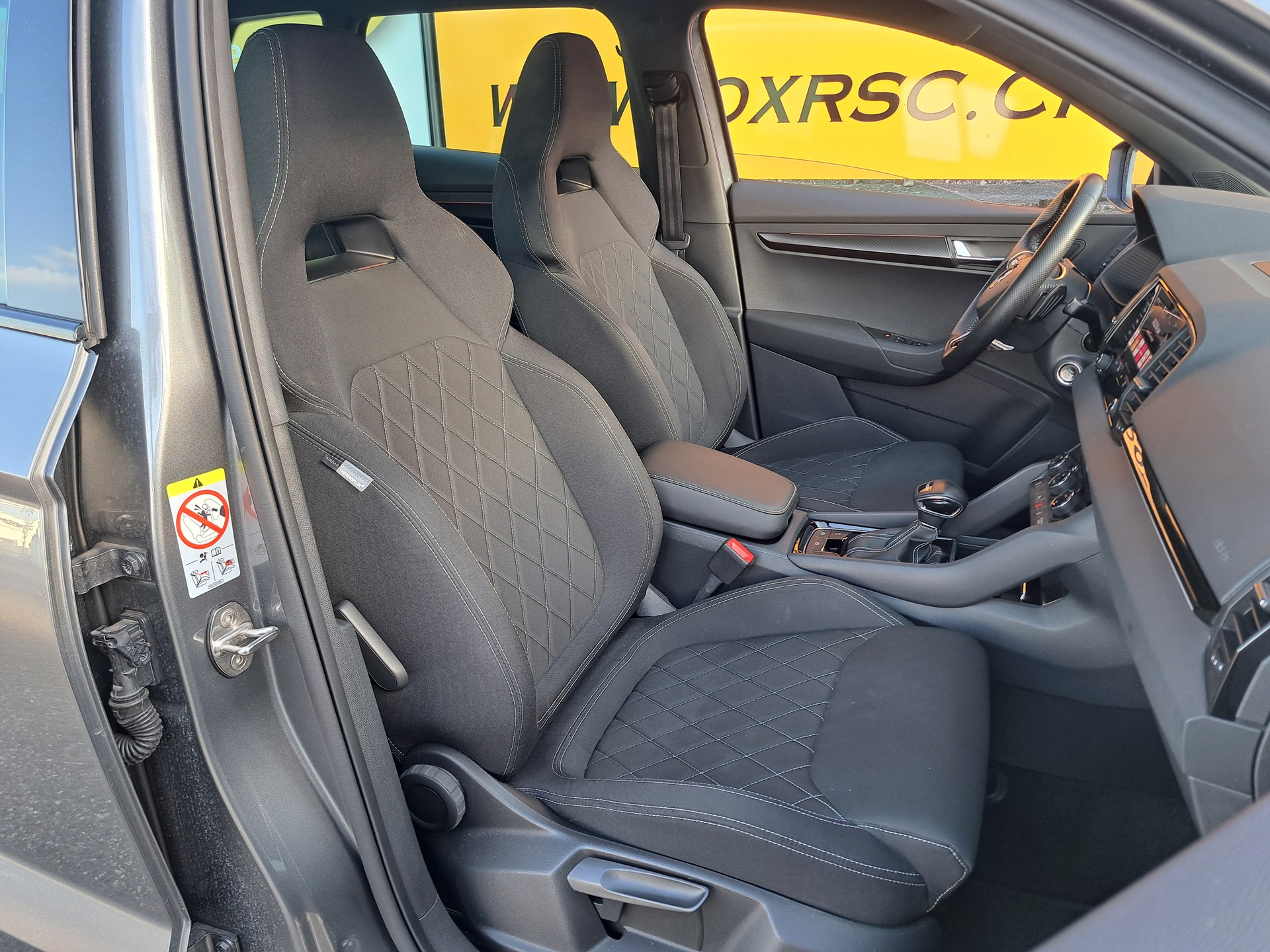 SKODA Karoq 1.5 TSI SportLine DSG-image-4