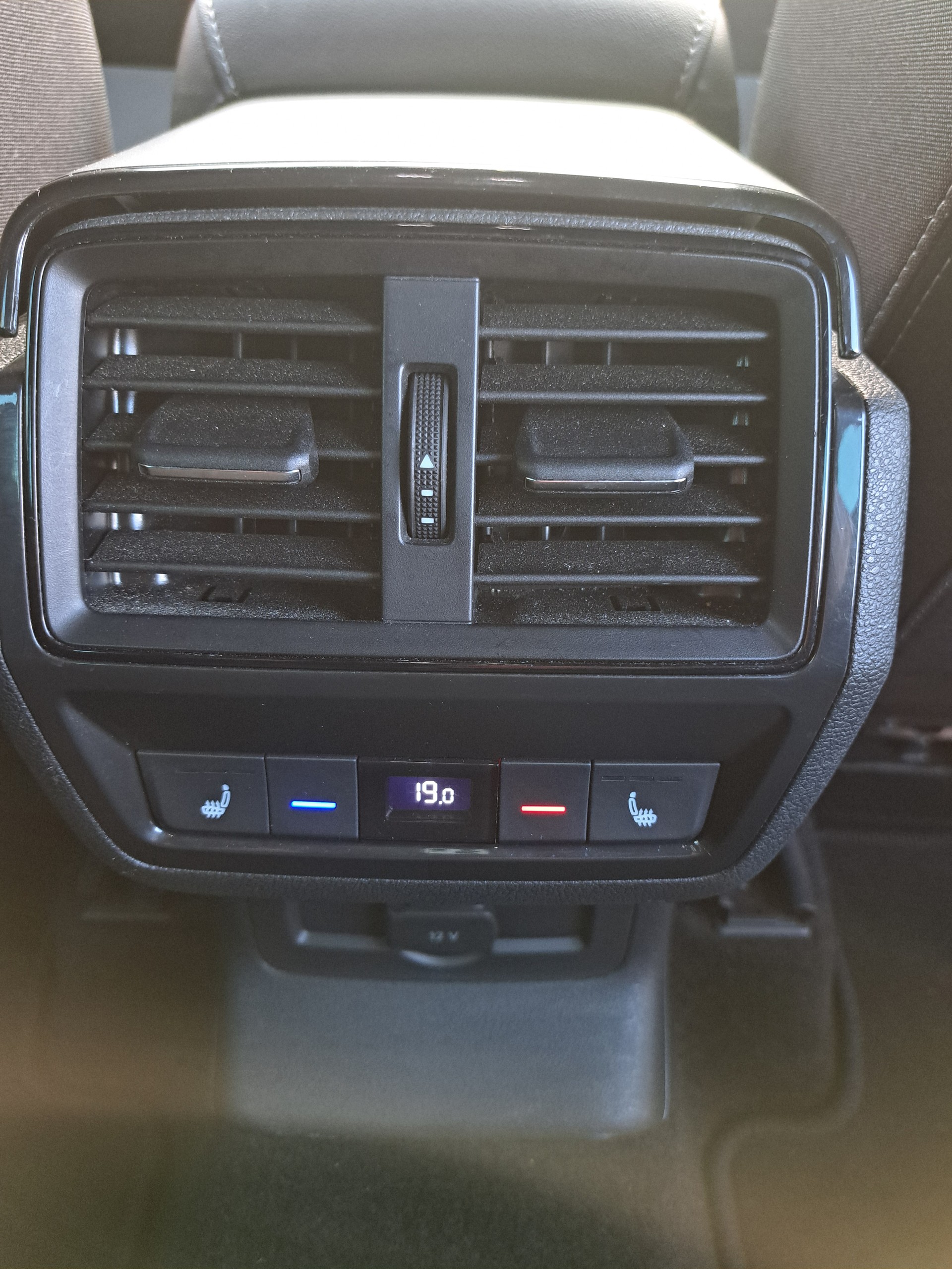 SKODA Karoq 1.5 TSI SportLine DSG-image-7