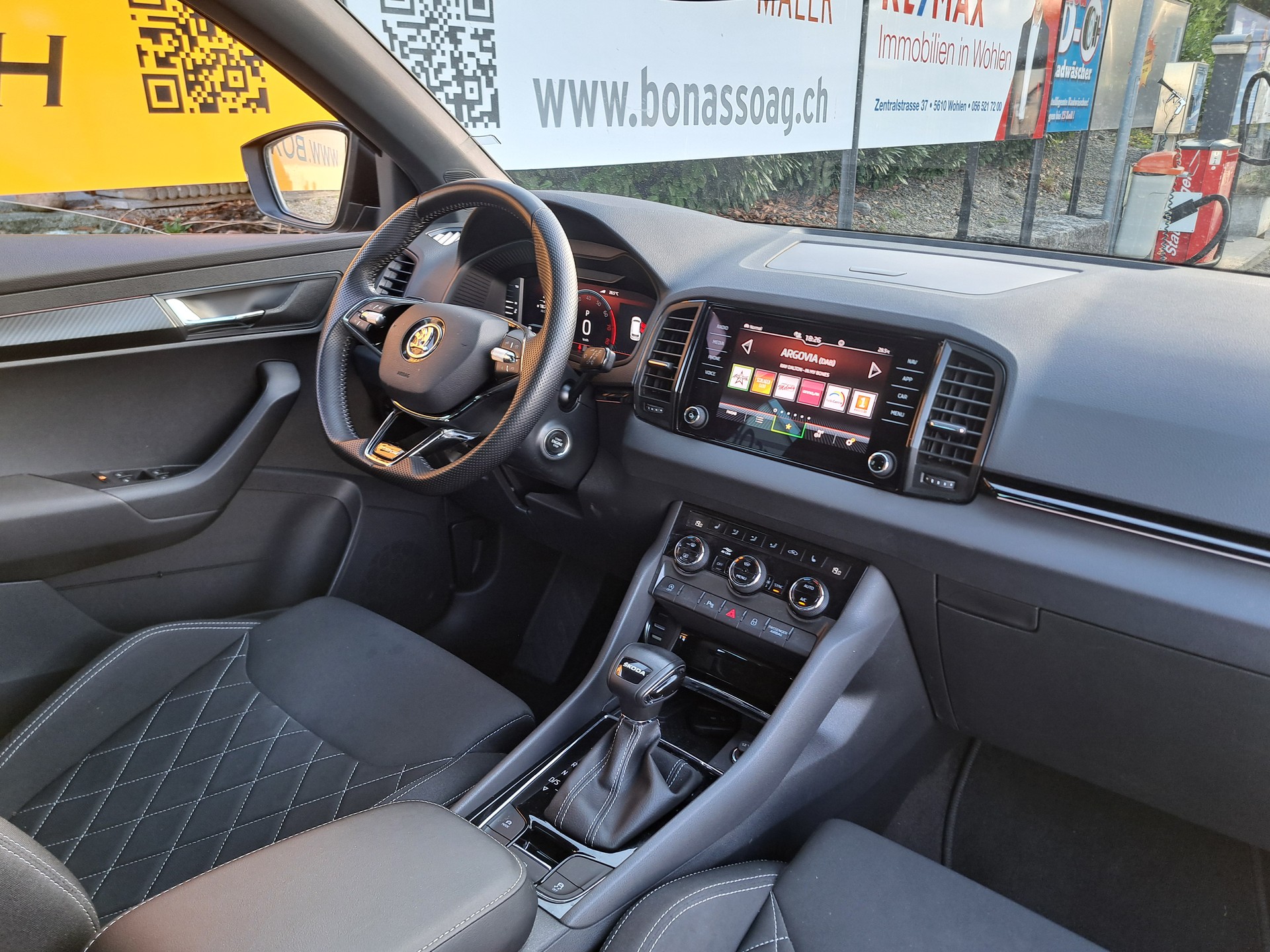 SKODA Karoq 1.5 TSI SportLine DSG-image-2